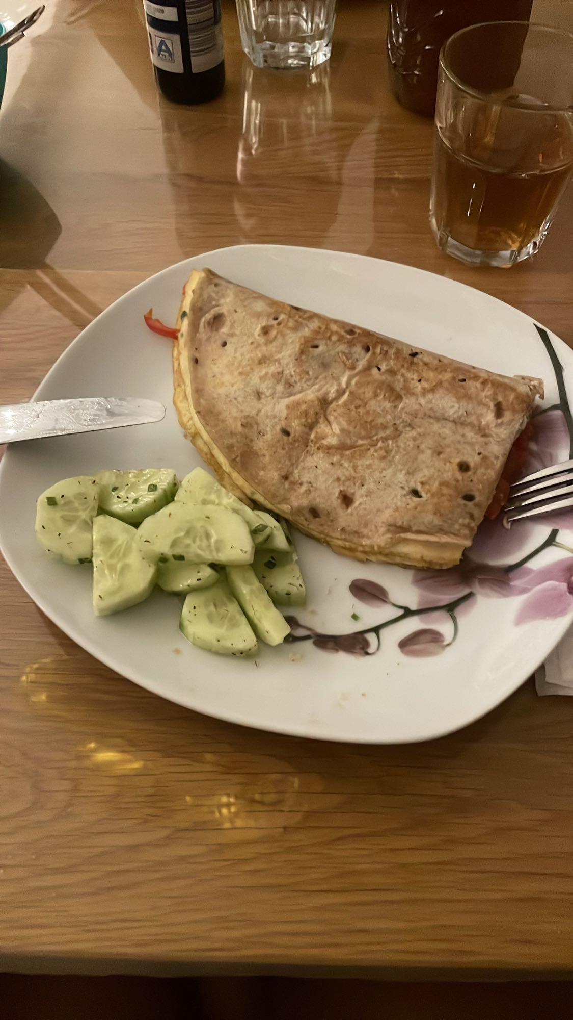 Omelett-Wrap mit Gurke