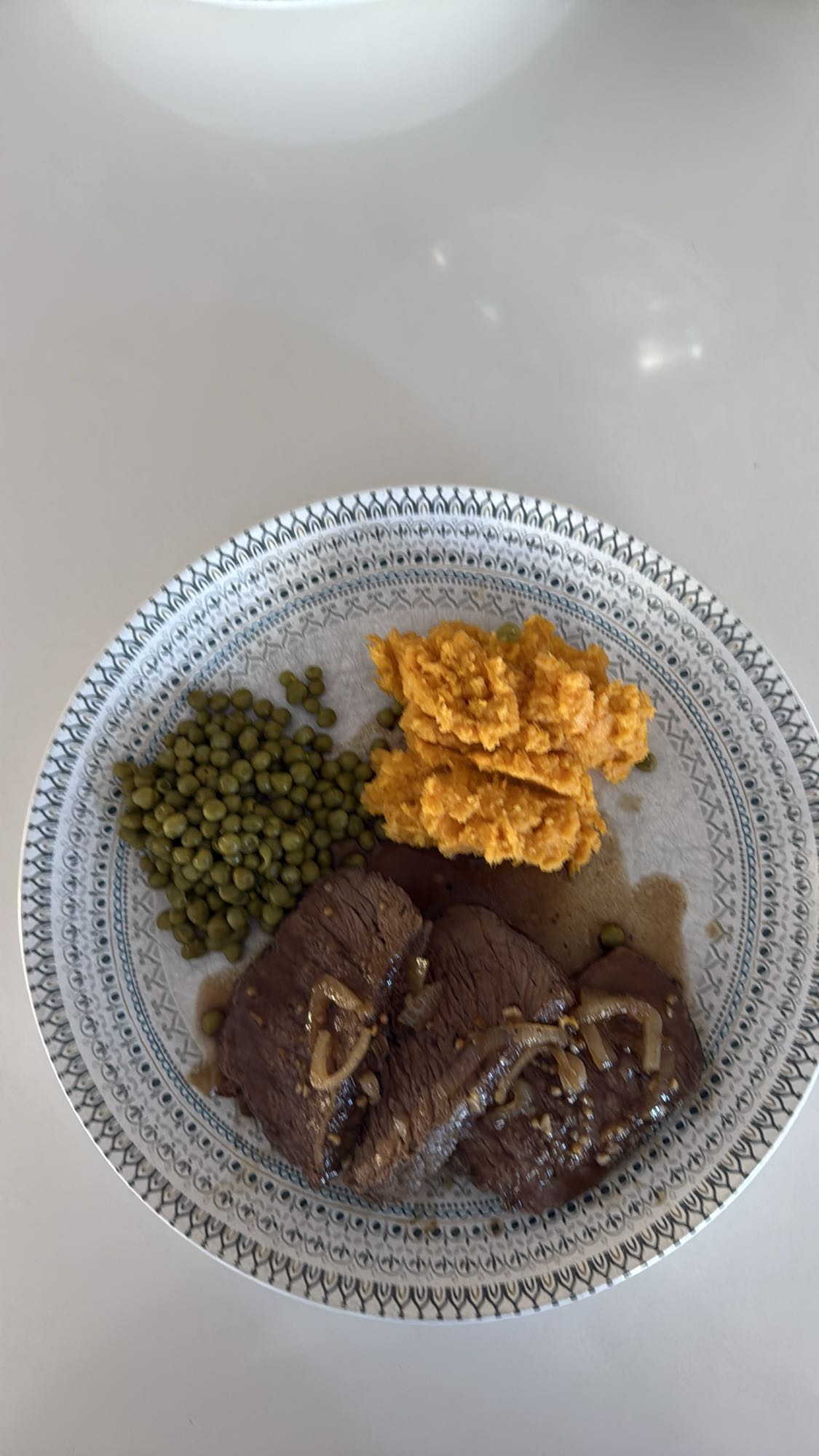 Boeuf, patate douce, petits pois