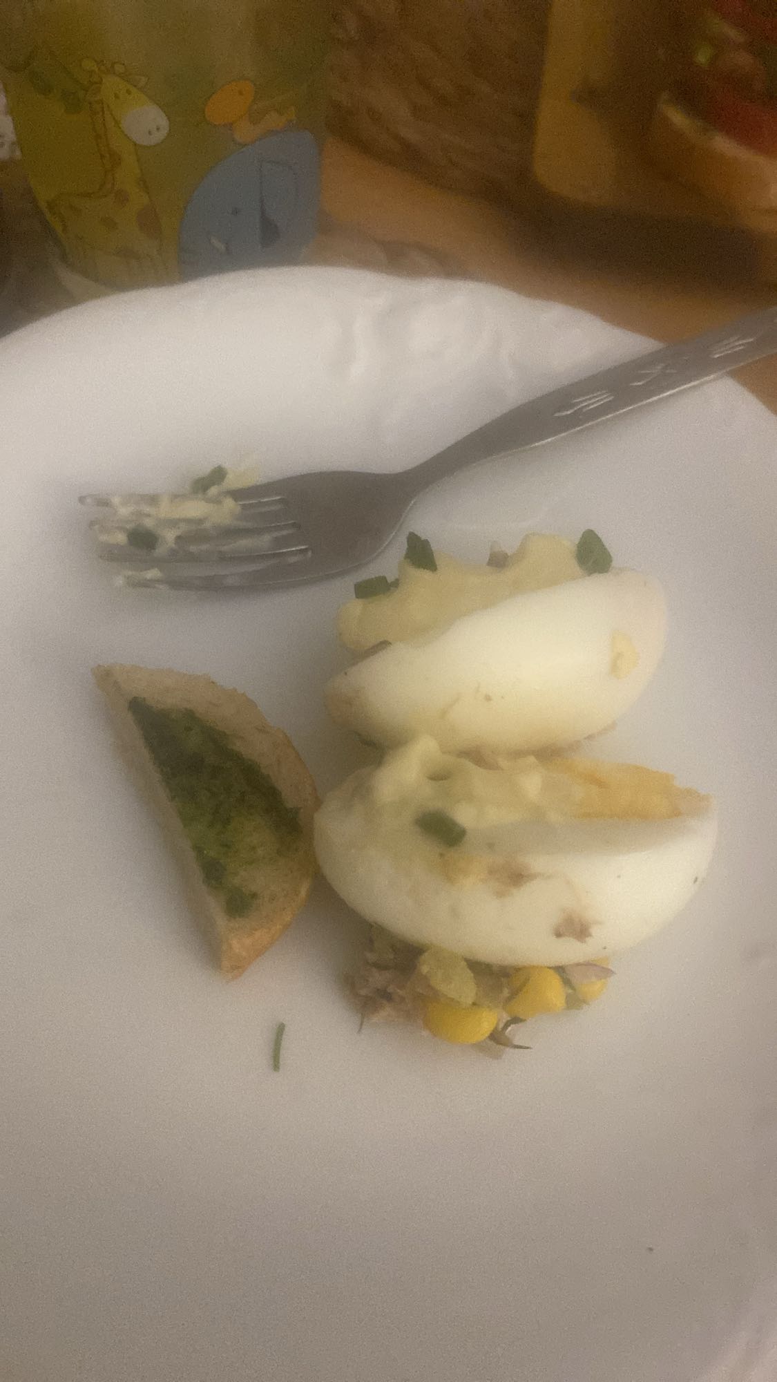 Jajka faszerowane z grzanką