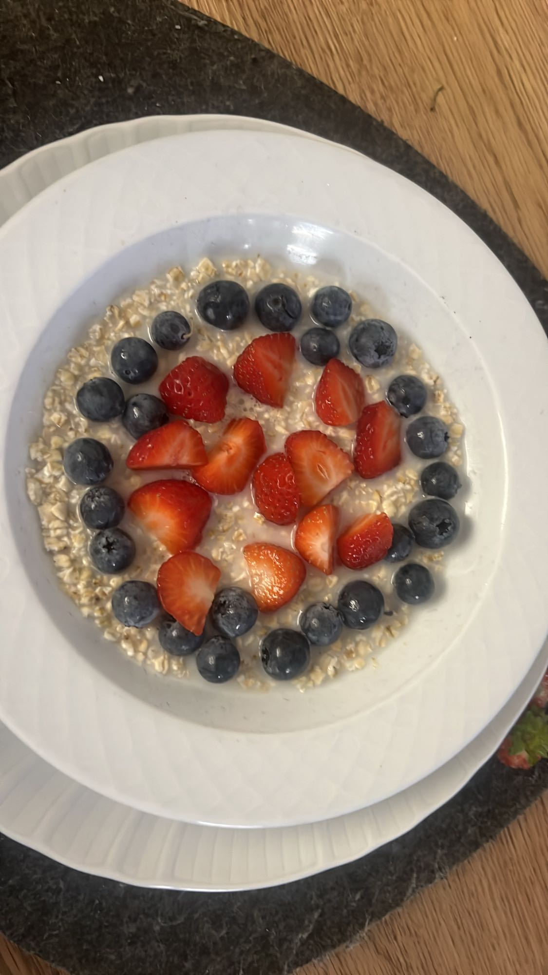 Yulaf ve Meyve Kasesi