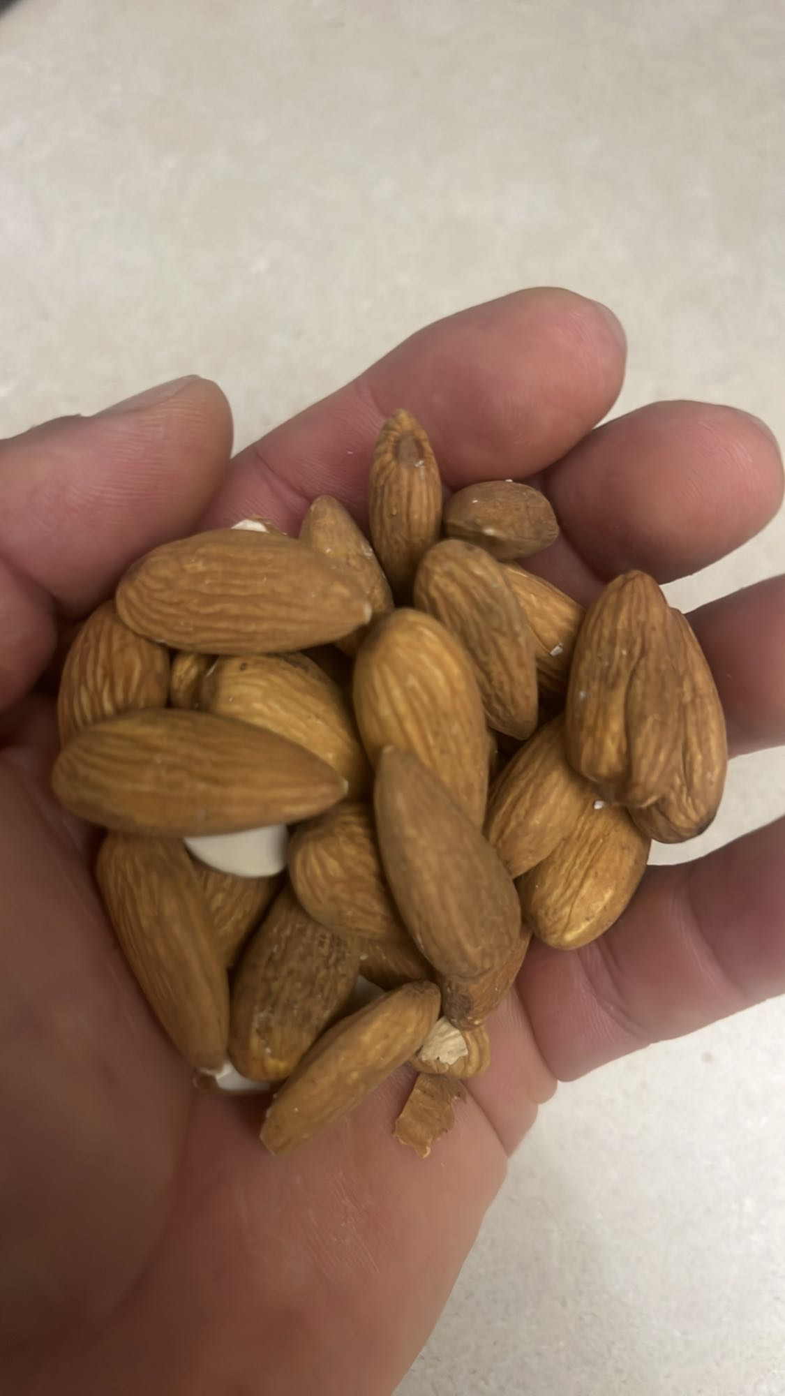 Badem atıştırmalık