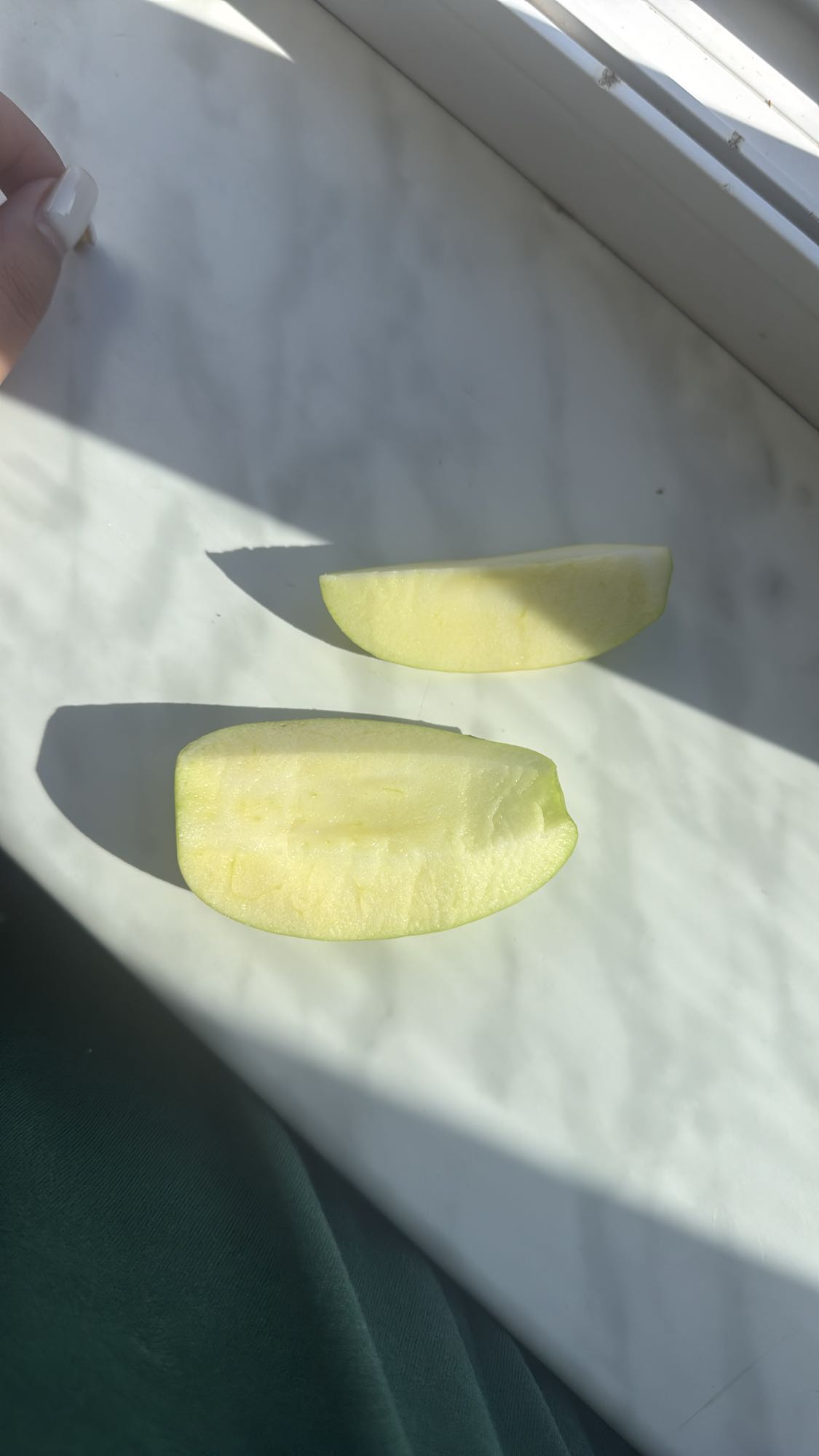 Apple slices