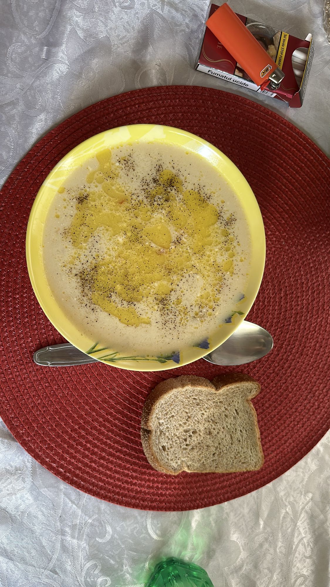 Supă cremă cu pâine