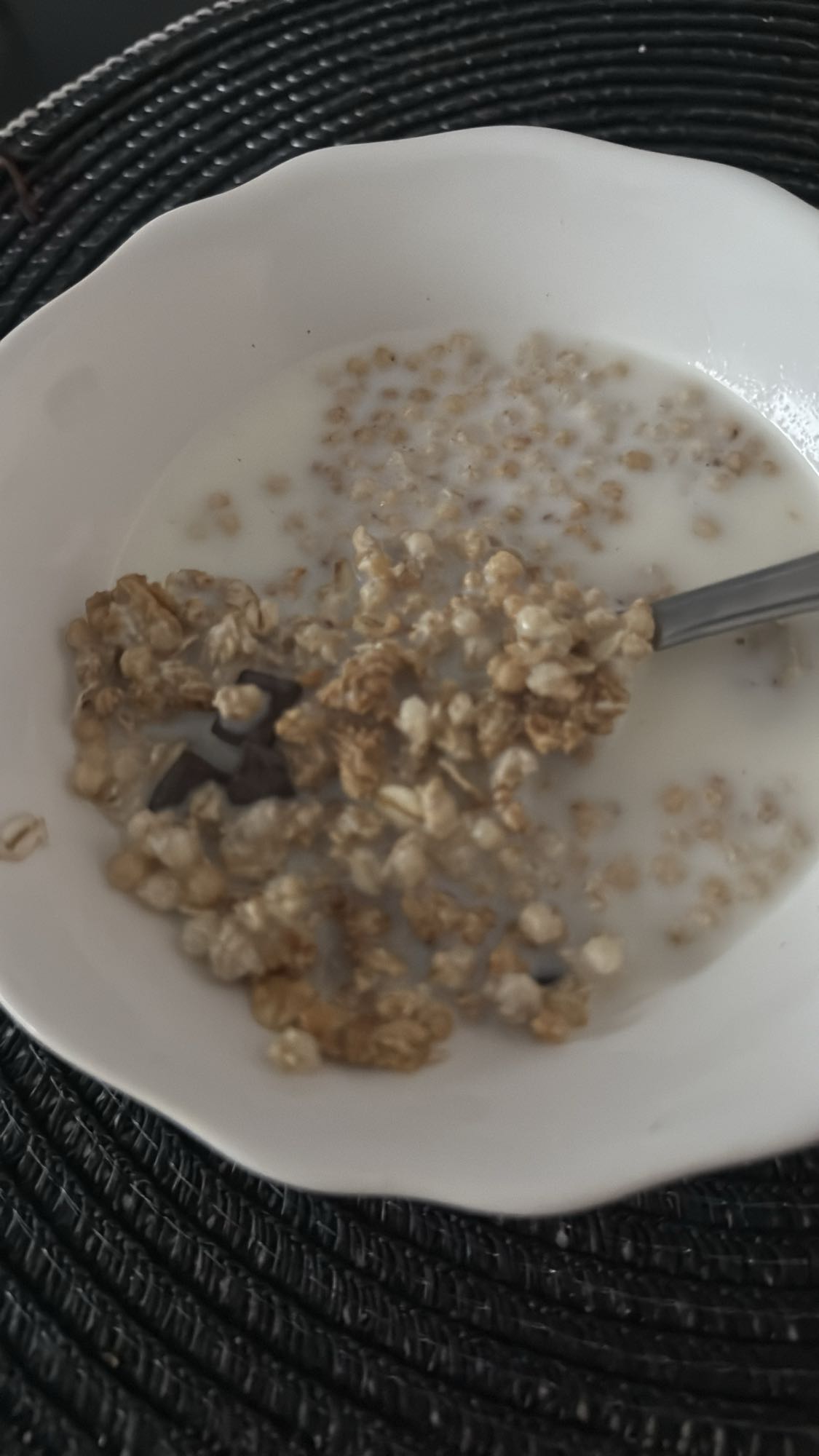Bol de muesli au lait