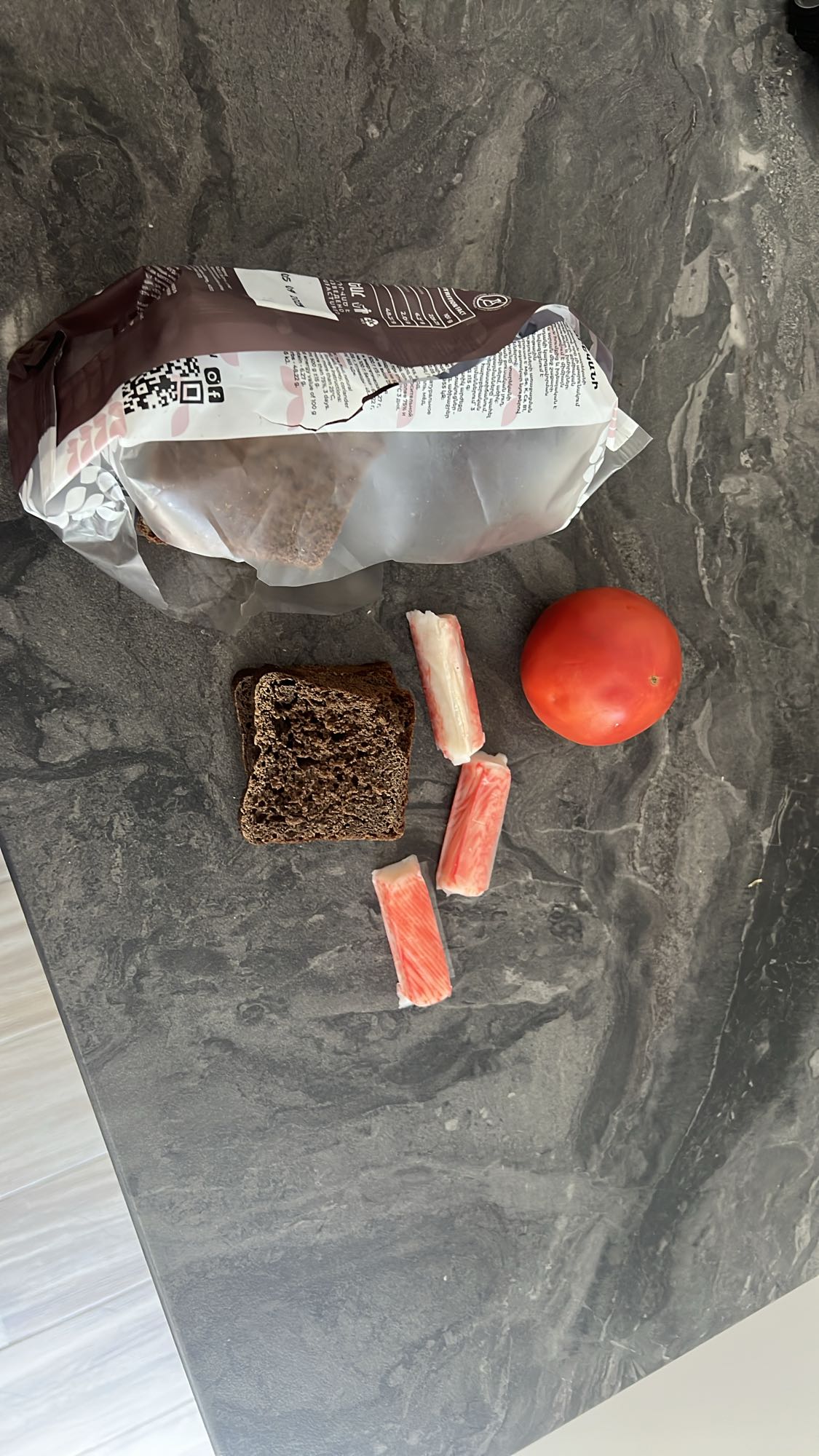 սև հաց և ծովամթերք