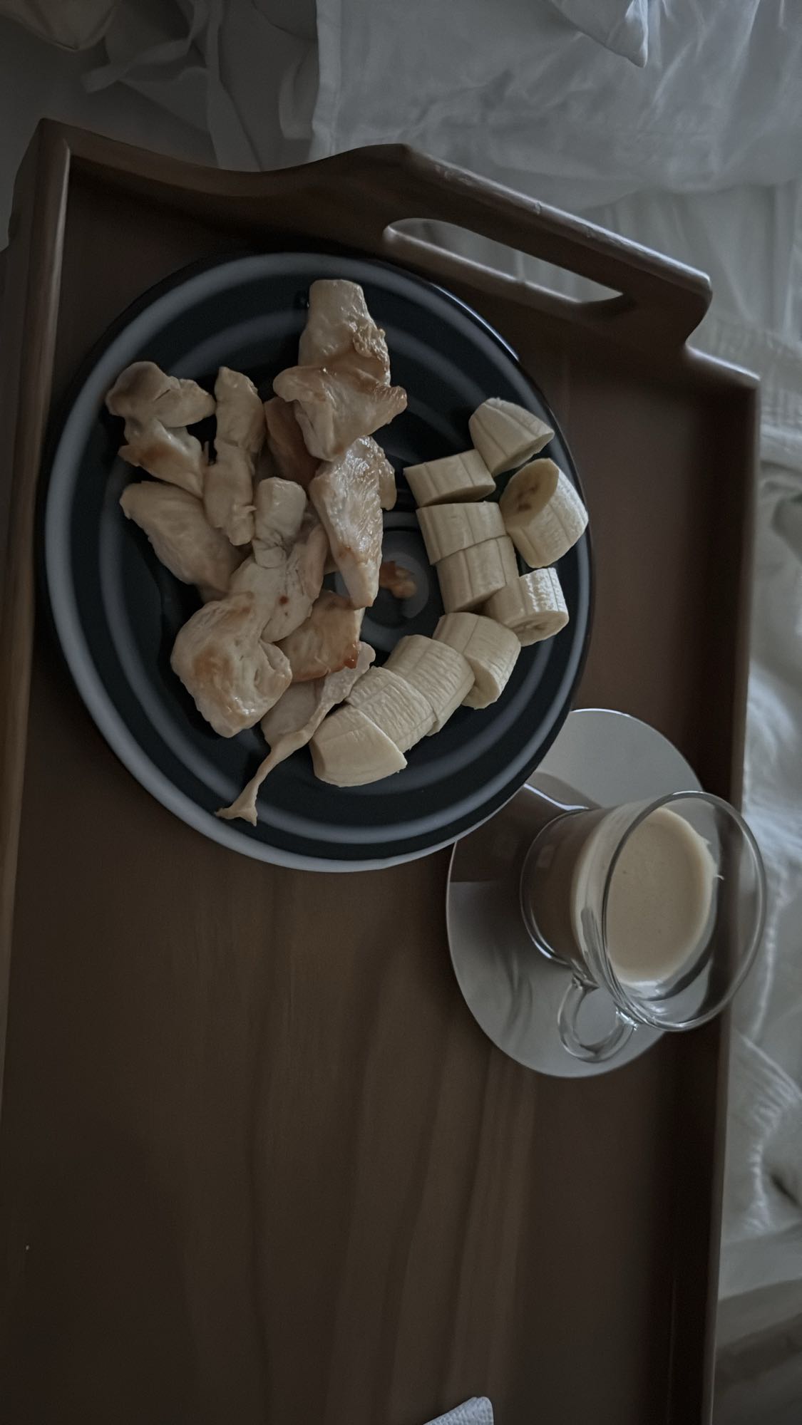 Pollo, plátano y café