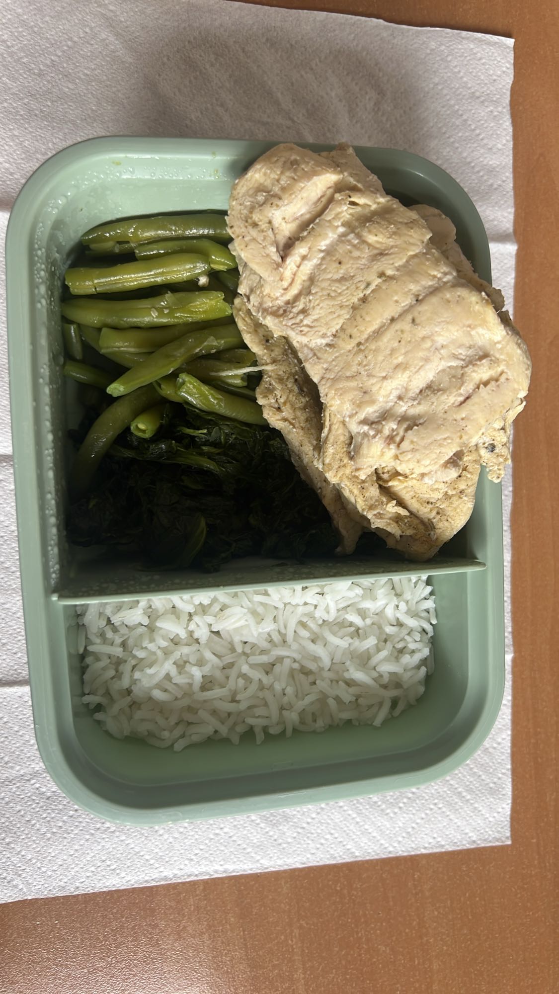 Tavuklu pilav ve fasulye