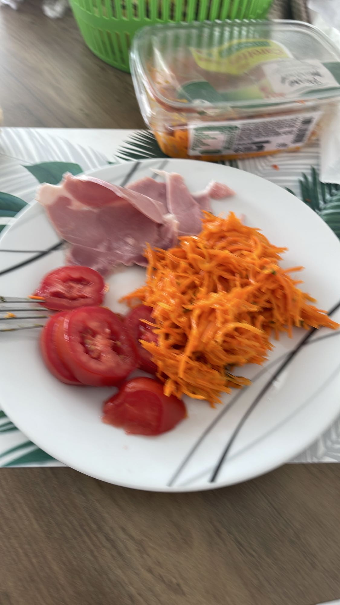 Assiette jambon crudités