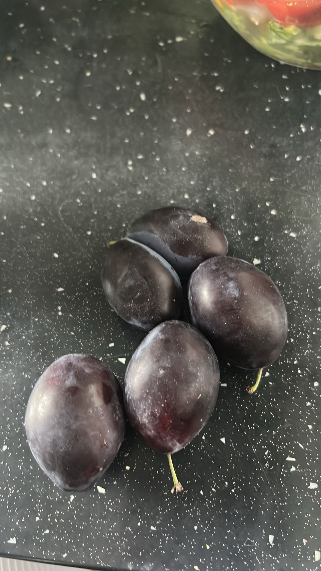 Świeże śliwki