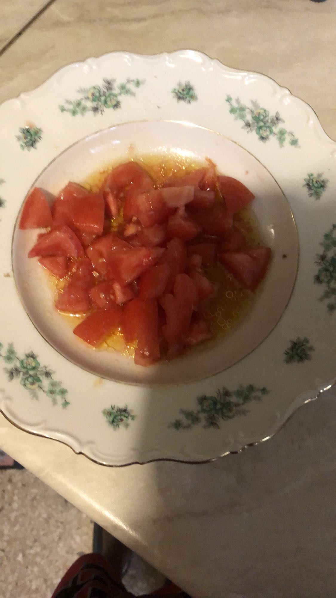 Domatesli zeytinyağlı salata