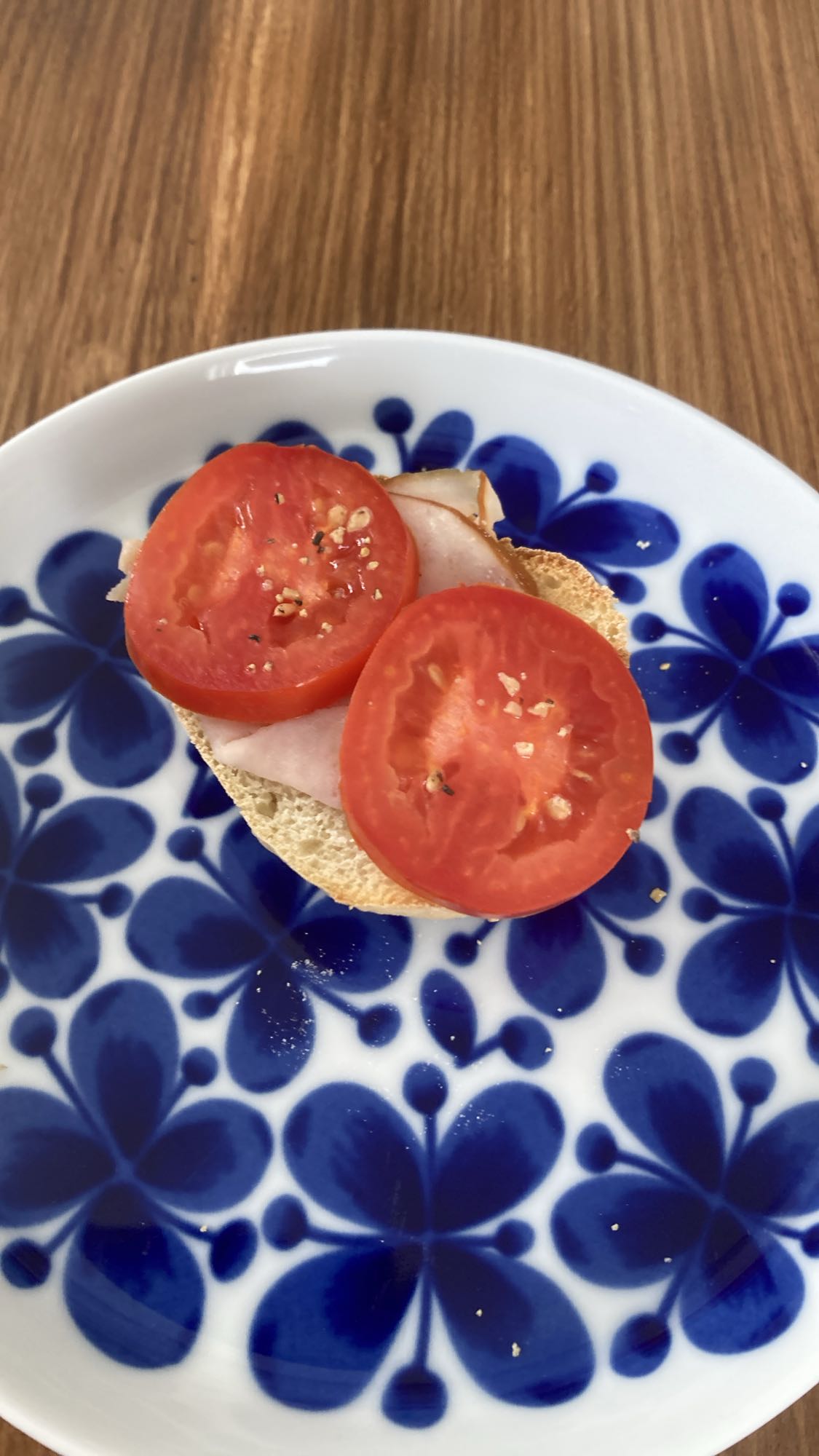 Smörgås med kalkon och tomat