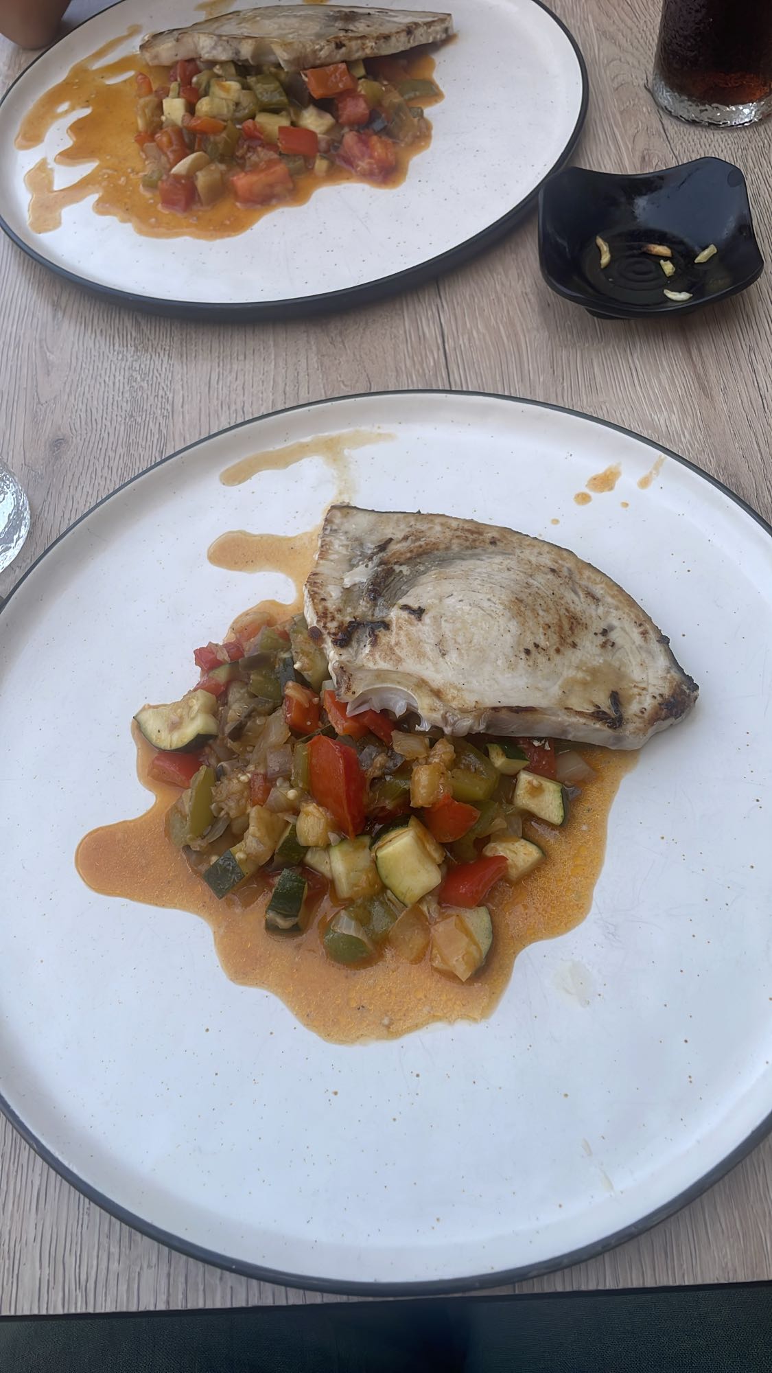 pez espada con verduras