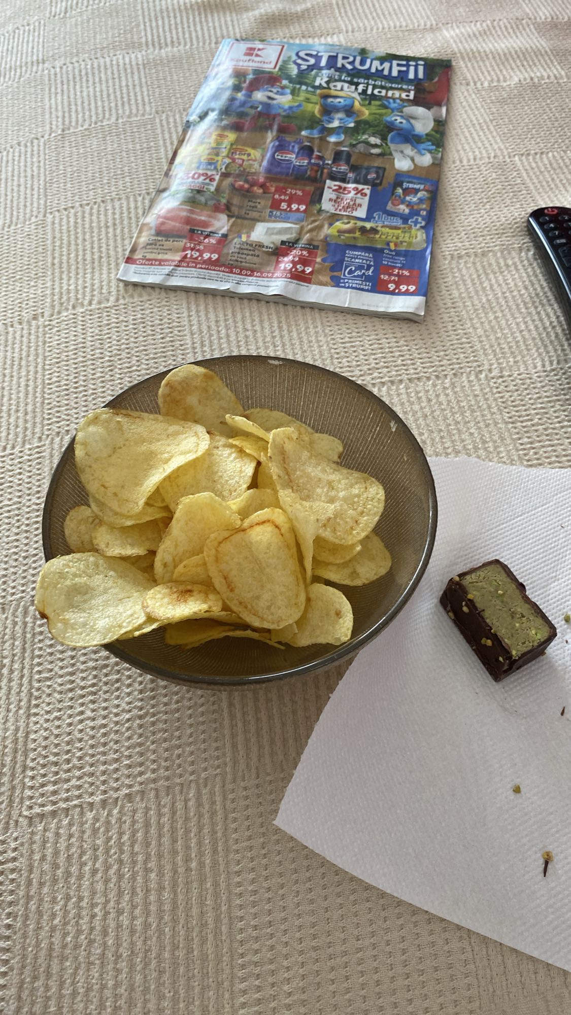 Chips și baton cu fistic