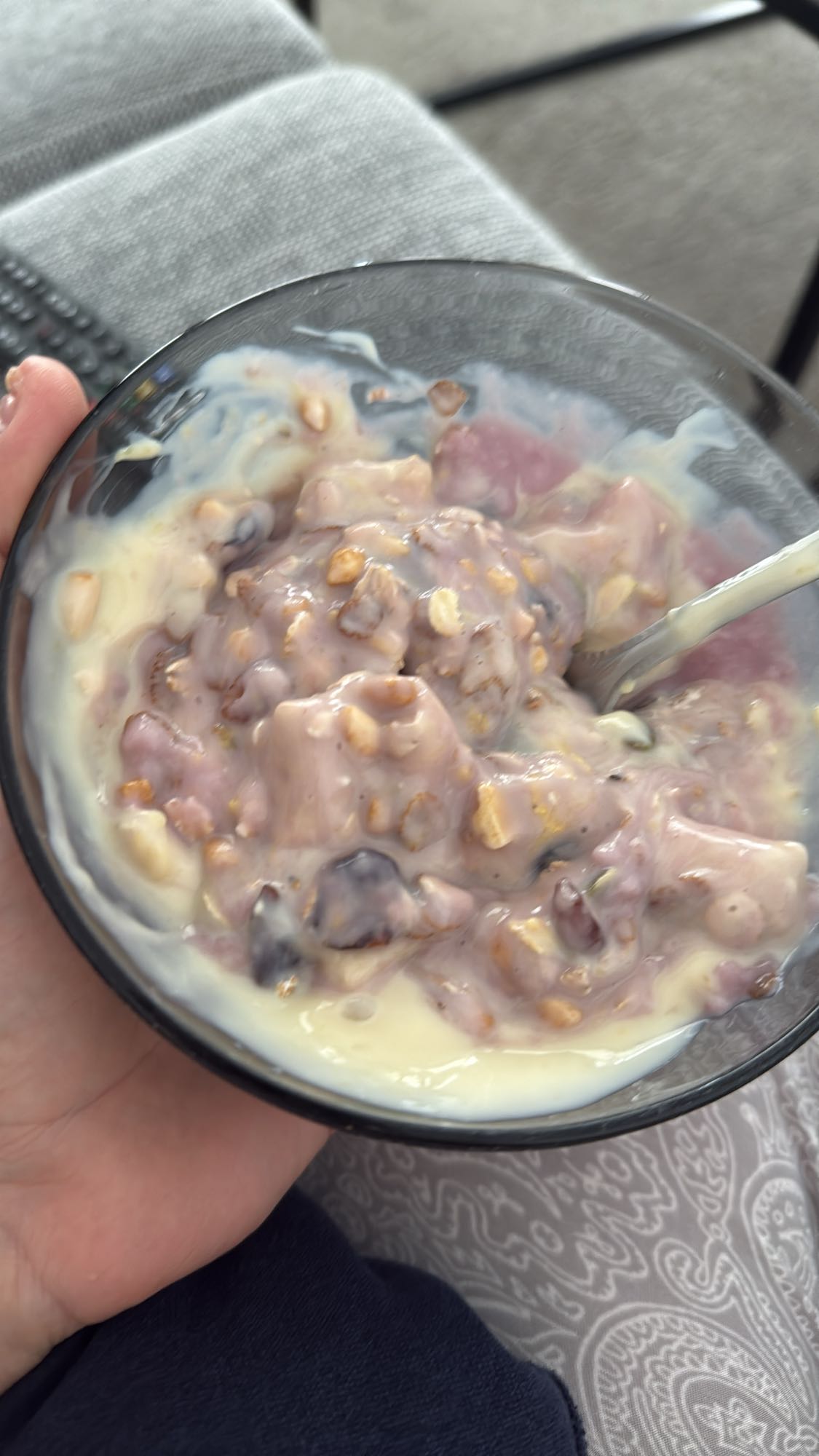 Yoghurt med frukt & nötter