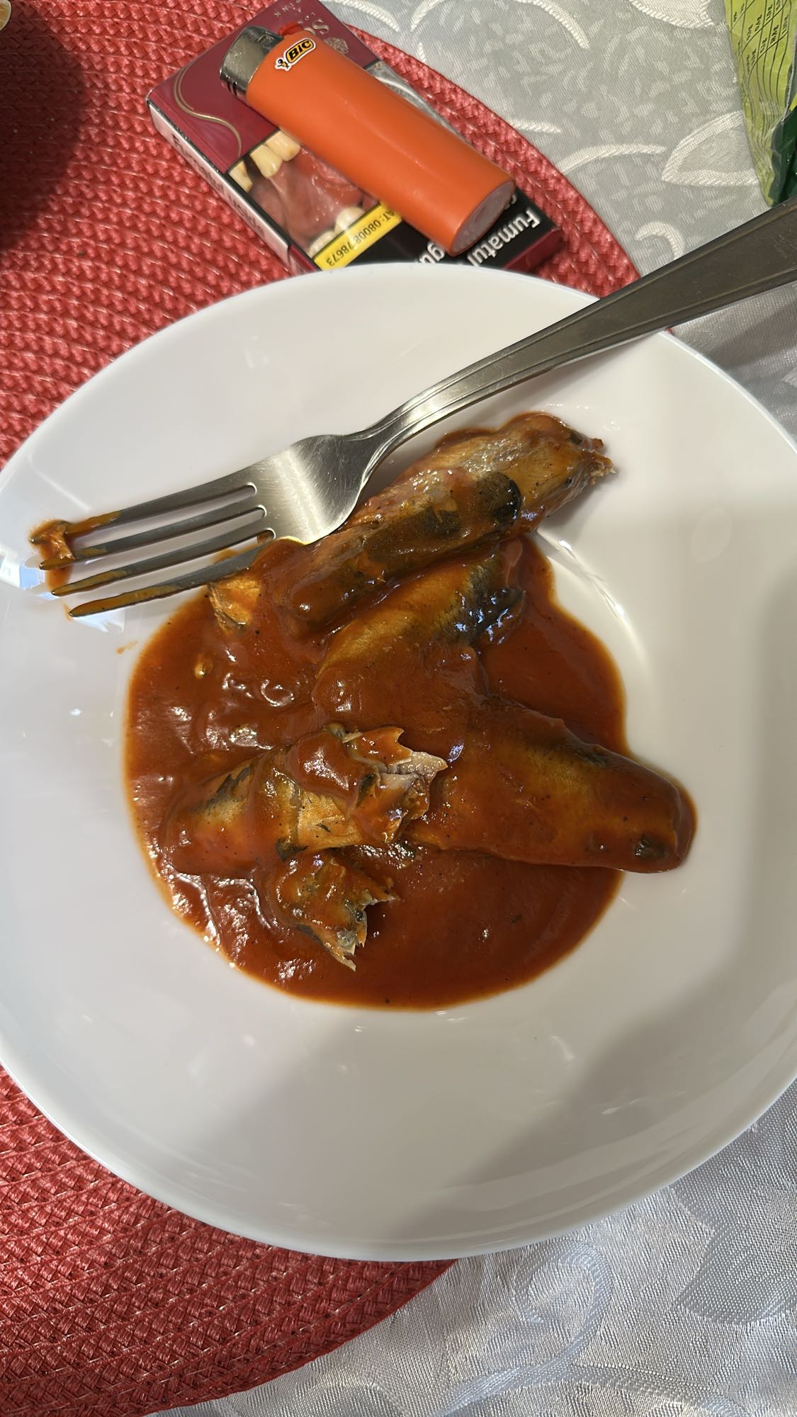 Sardine în sos de roșii