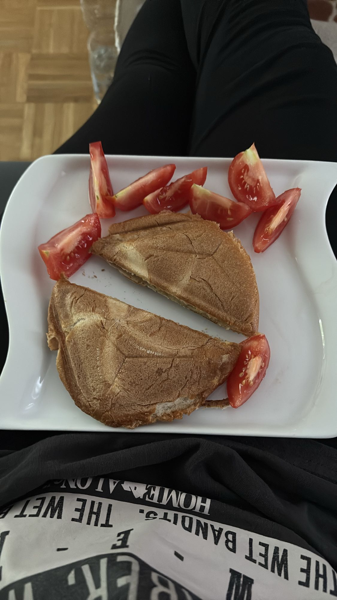 Melegszendvics paradicsommal