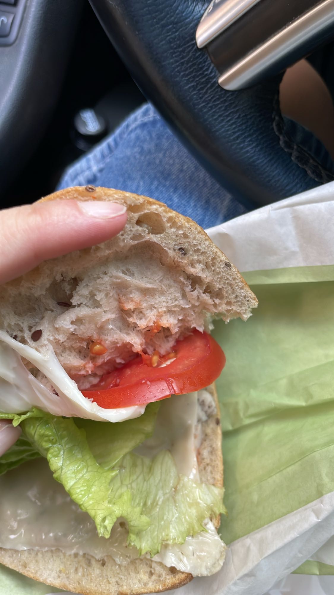 Sandviș cu legume și cașcaval