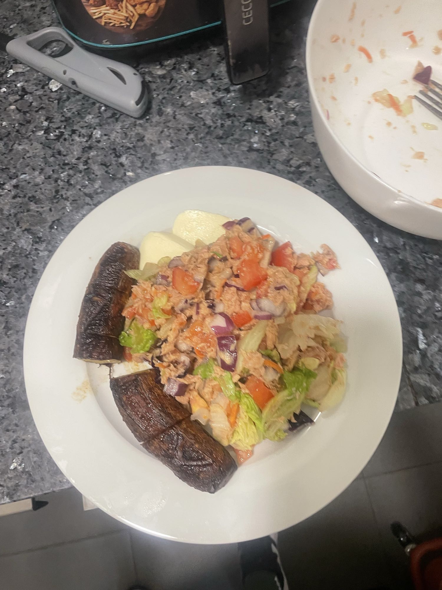 ensalada con plátano y atún