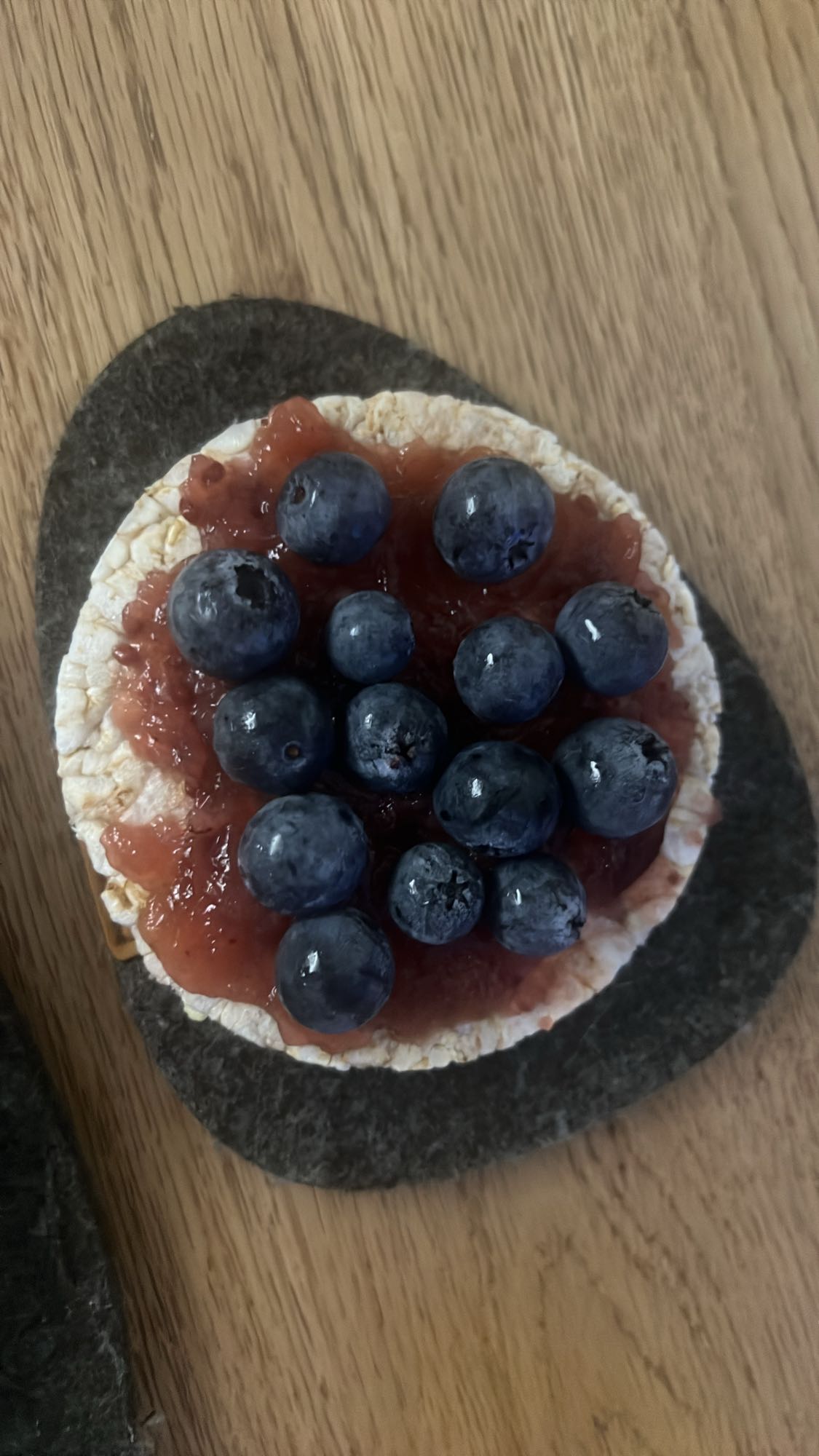 Arroz con mermelada y arándanos