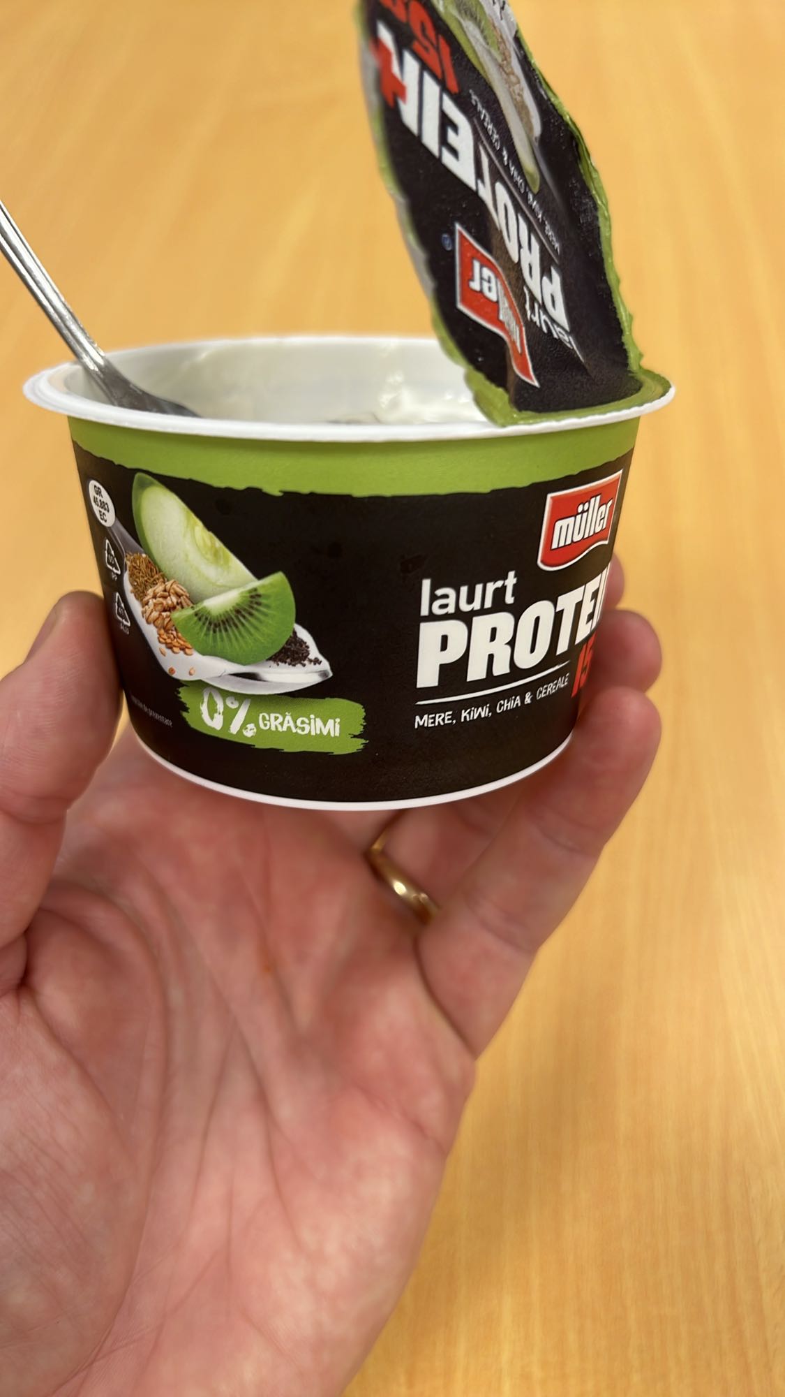 Iaurt proteic kiwi-mere