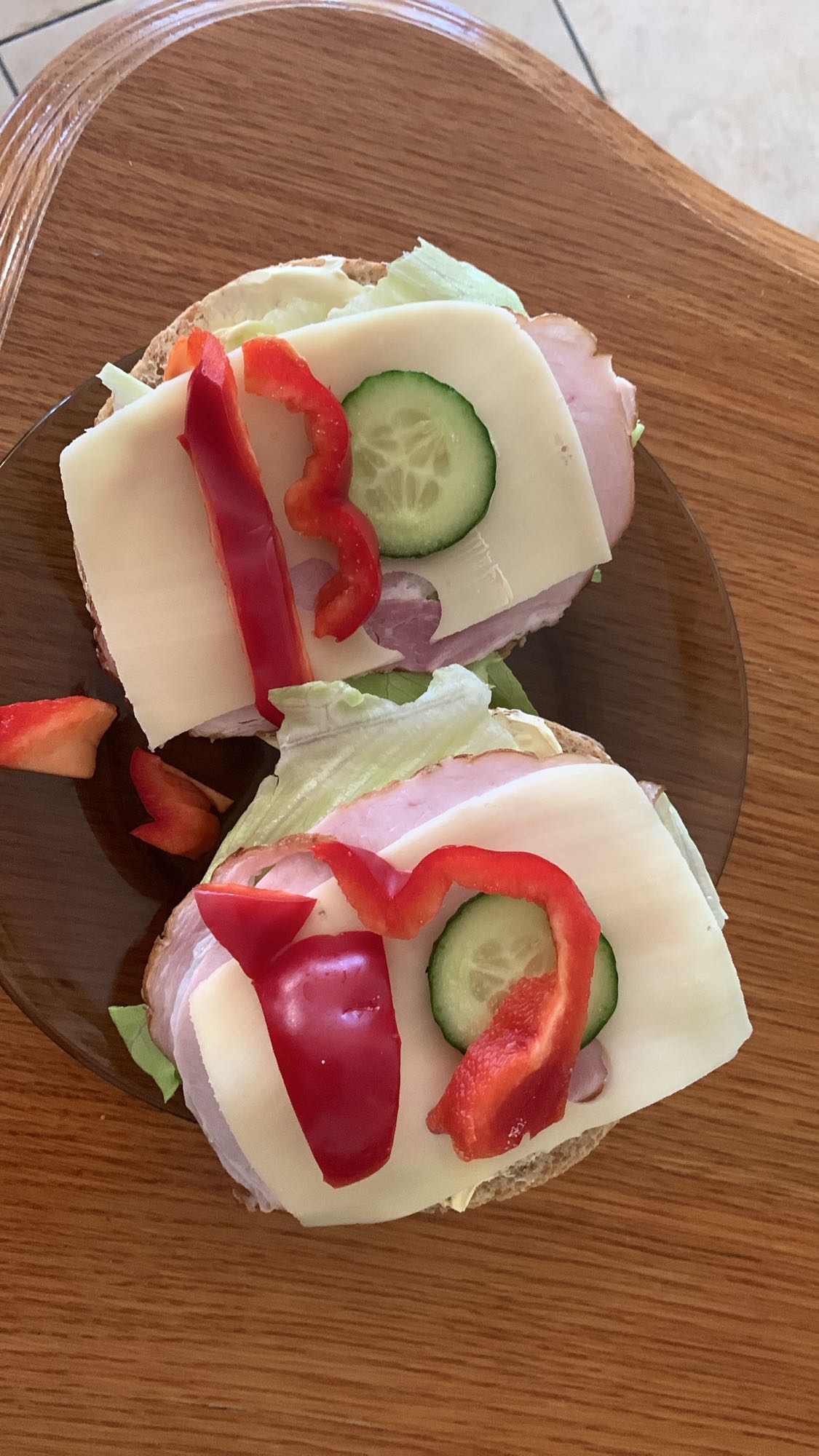 kanapki z szynką i serem