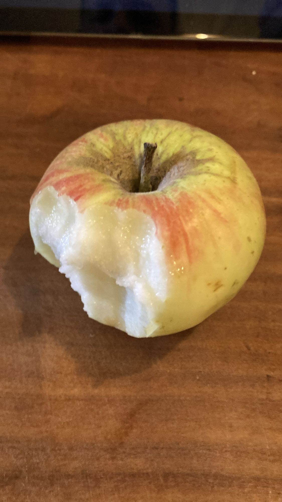 Pomme croquée