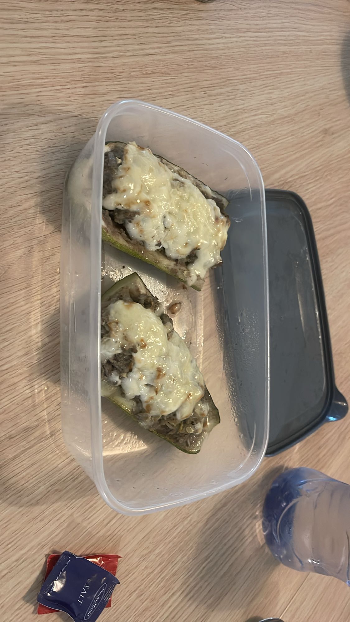 Fylld zucchini med ost