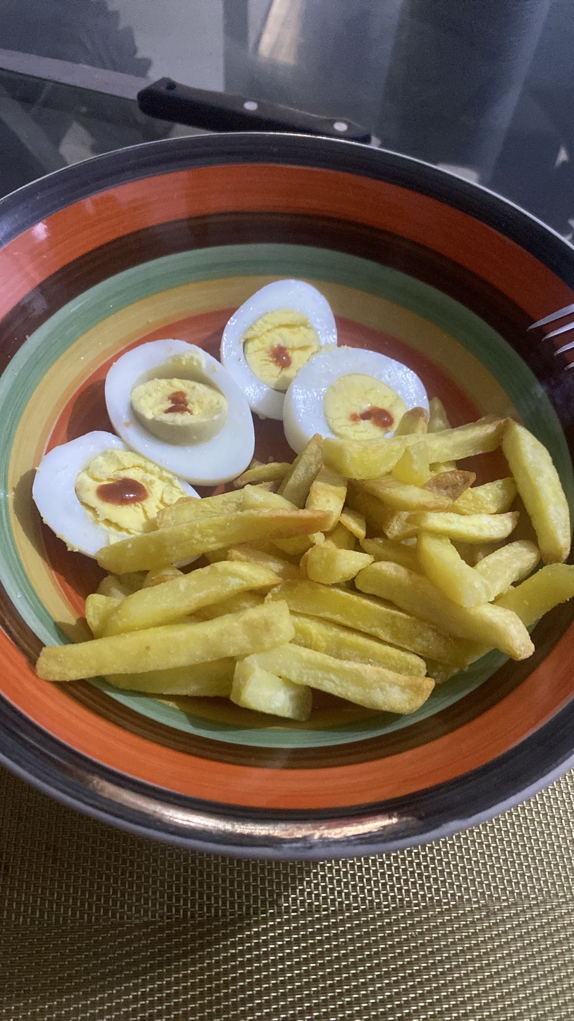 Huevos y papas fritas