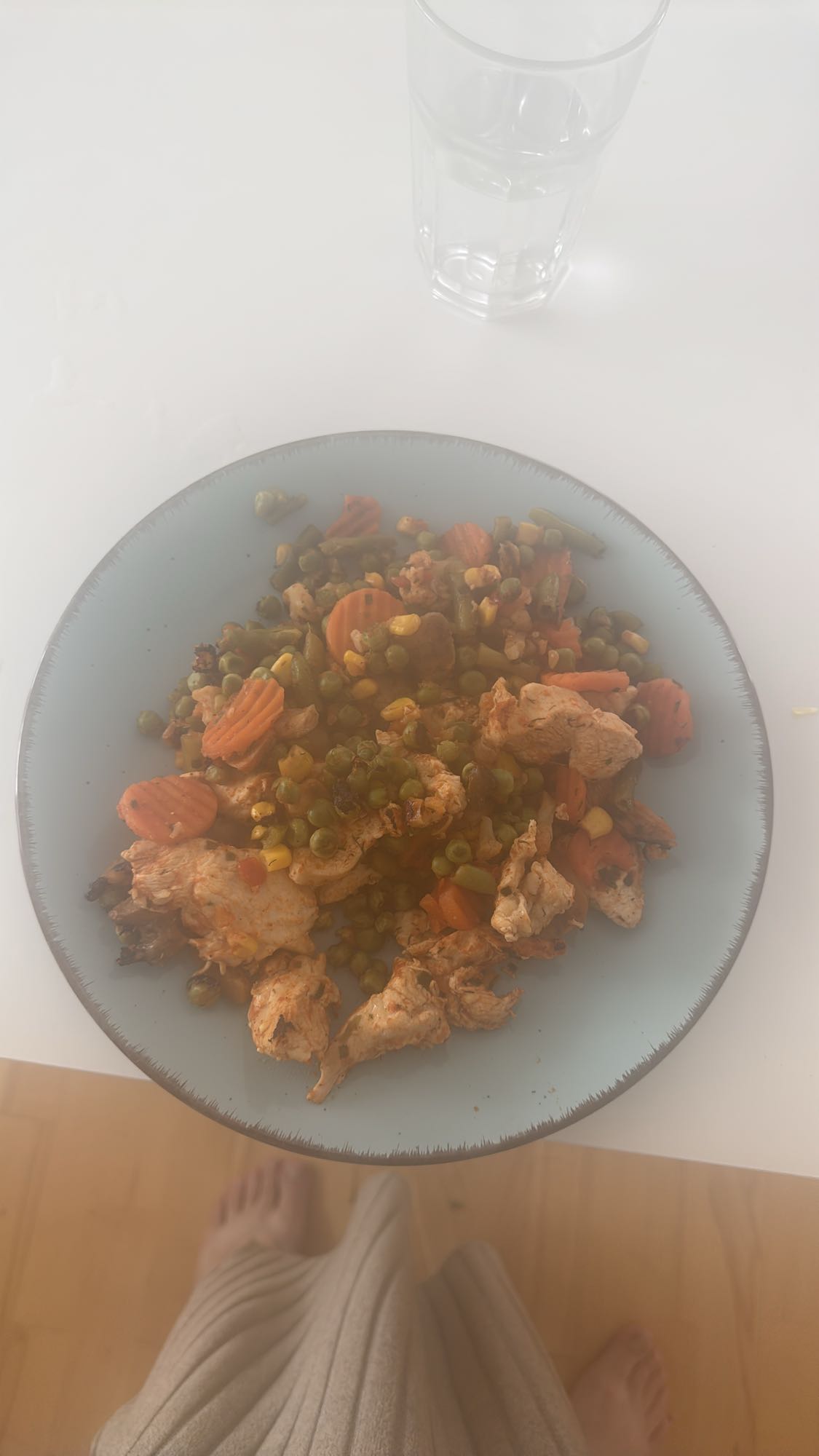 Piept de pui cu legume