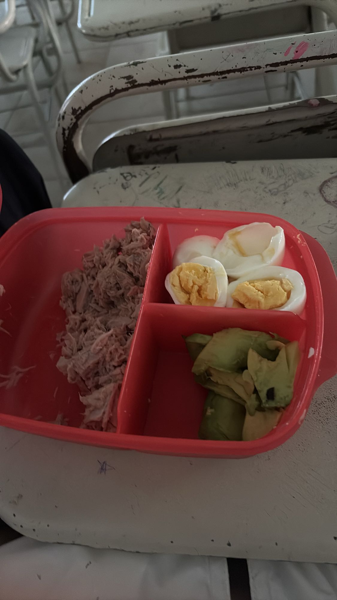 Lonchera de atún y huevo