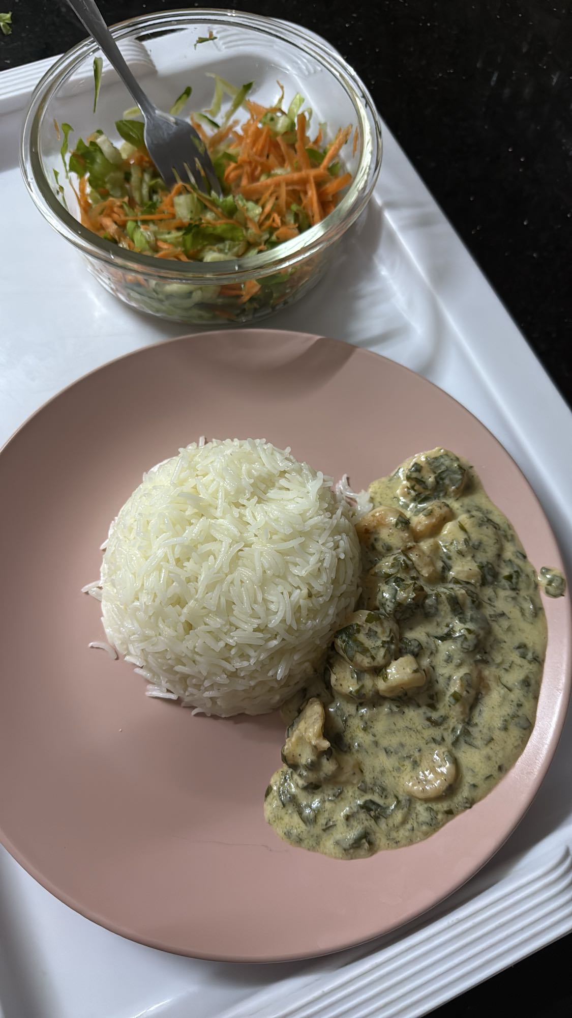 أرز مع روبيان بالكريمة وسلطة