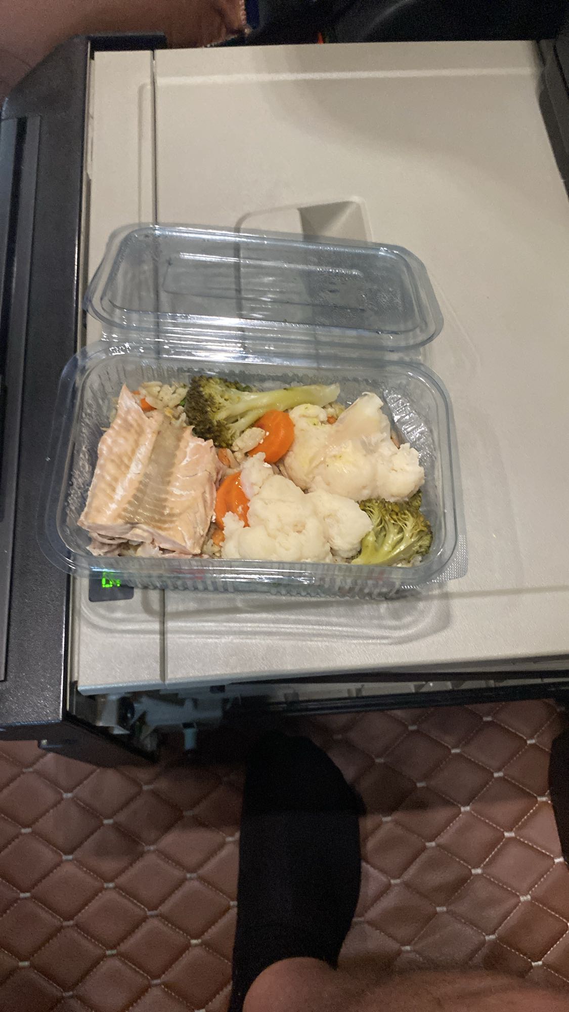 Somon cu legume fierte