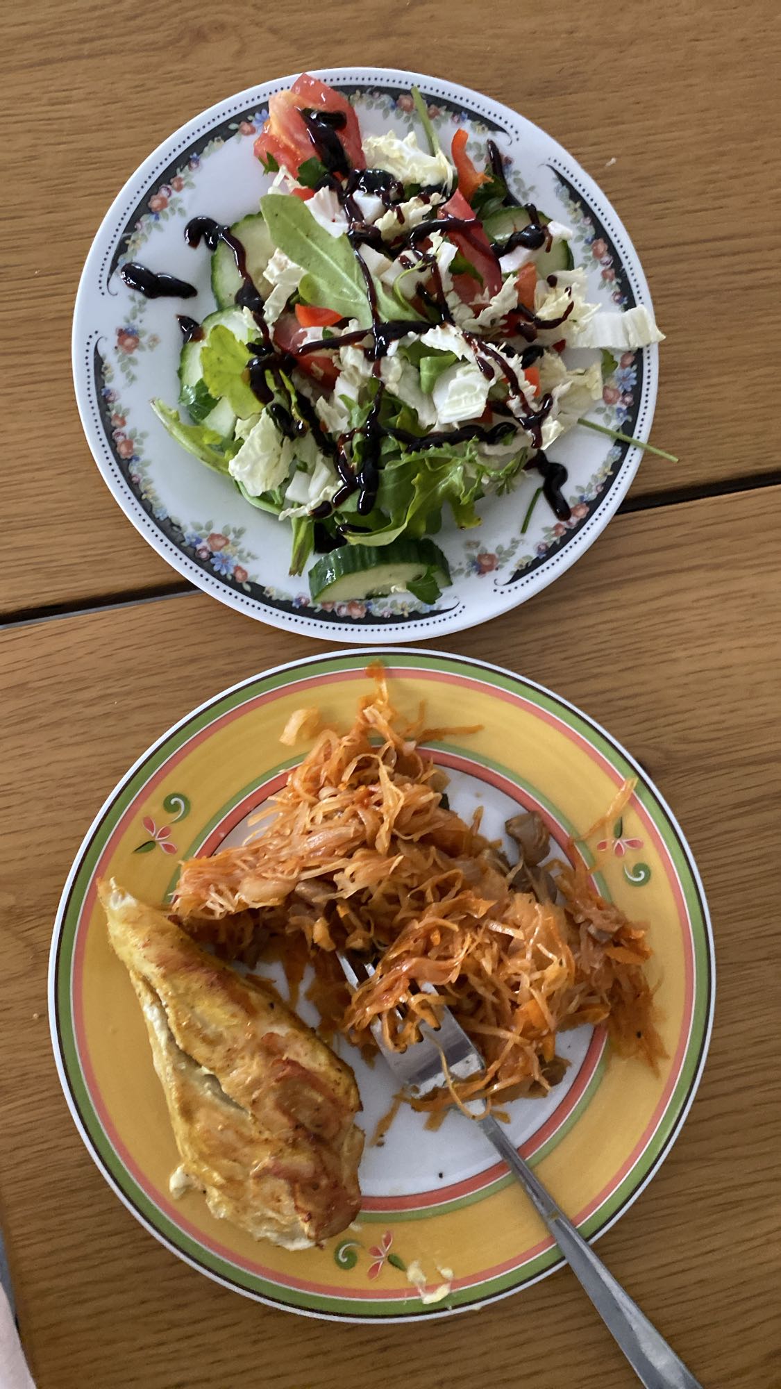 Салат и куриная грудка