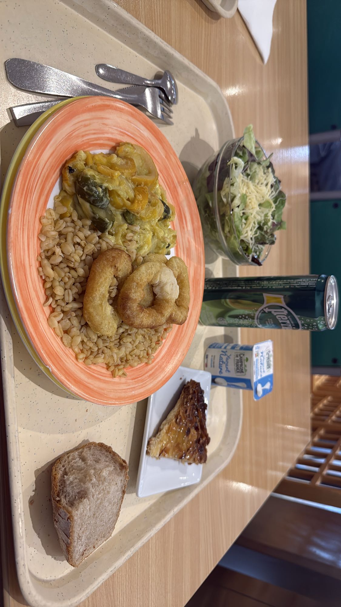 Déjeuner cantine varié