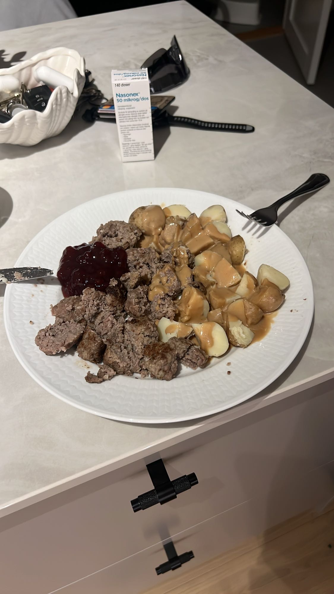 Köttbullar hembjorda på nötfärs med potatis