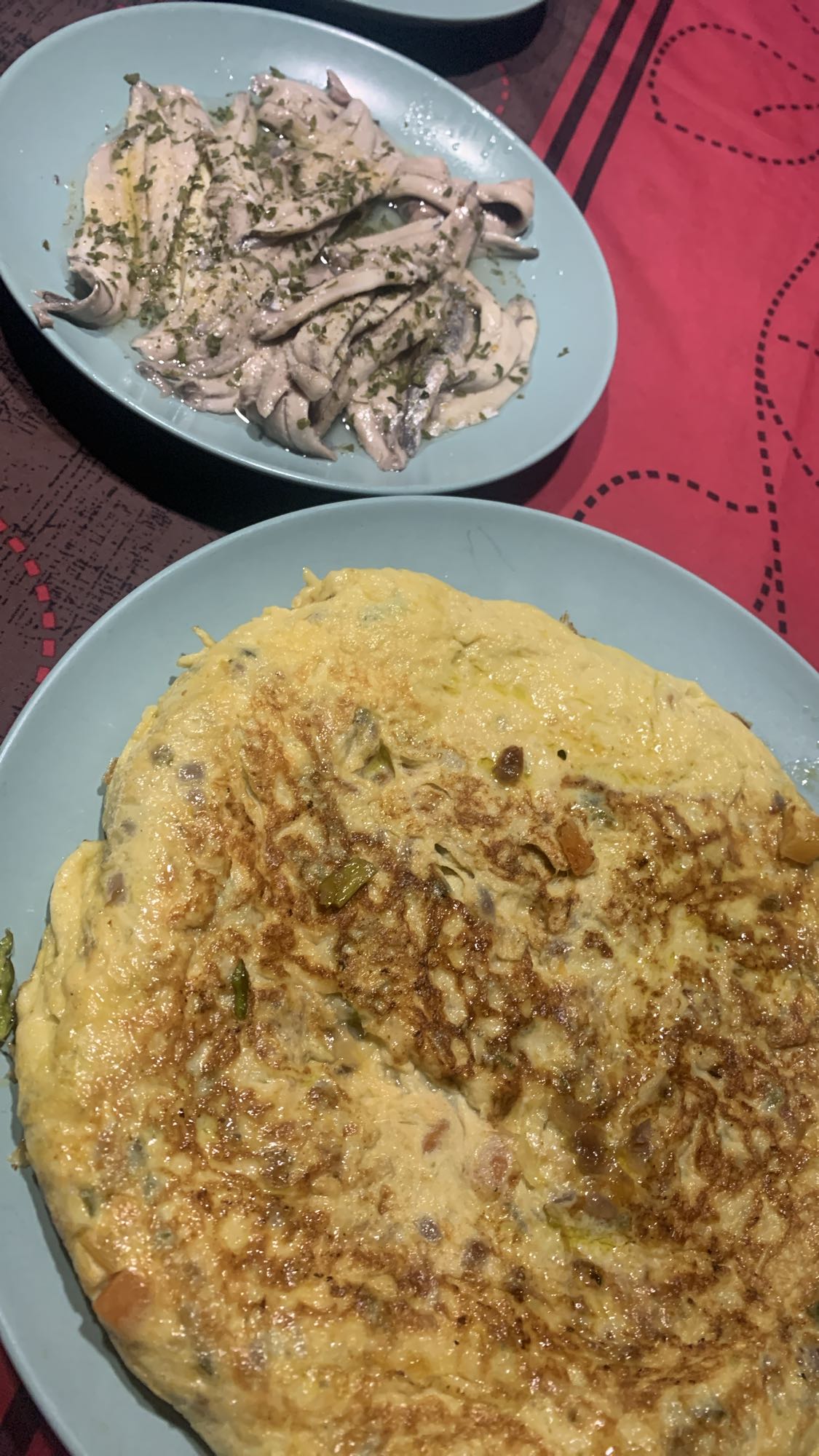 Tortilla y boquerones en vinagre