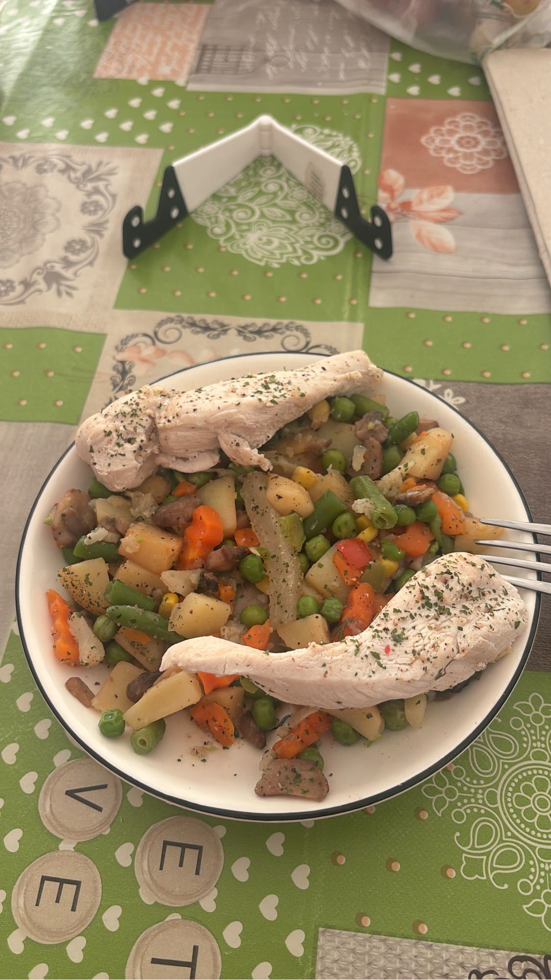 Piept de pui cu legume