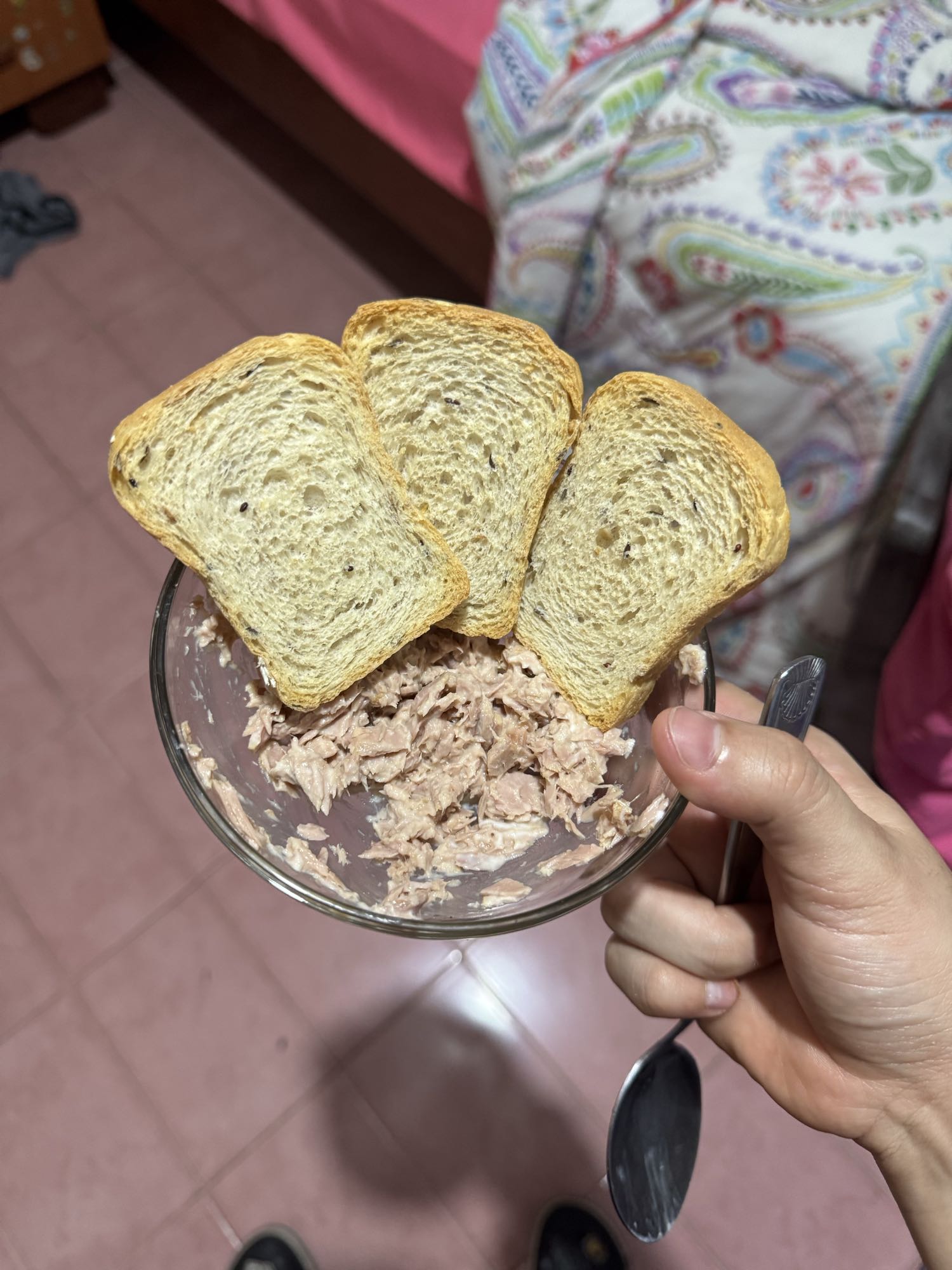 Atún con mayonesa y pan multigrano