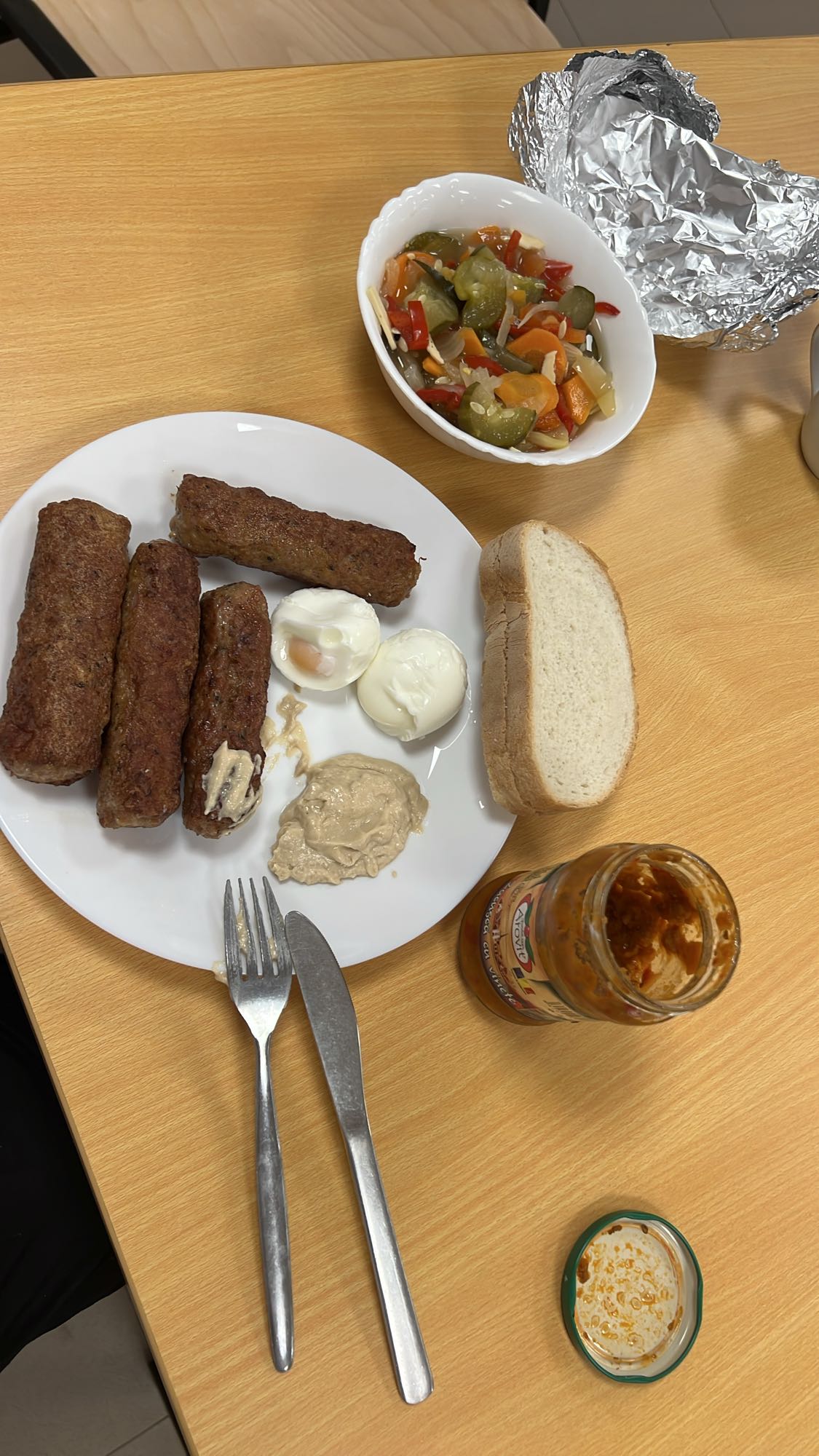 Mici cu legume și pâine