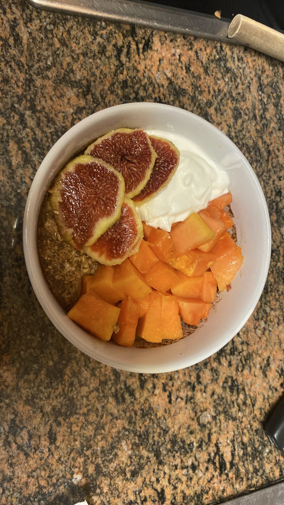 Avena con papaya, higo y yogur
