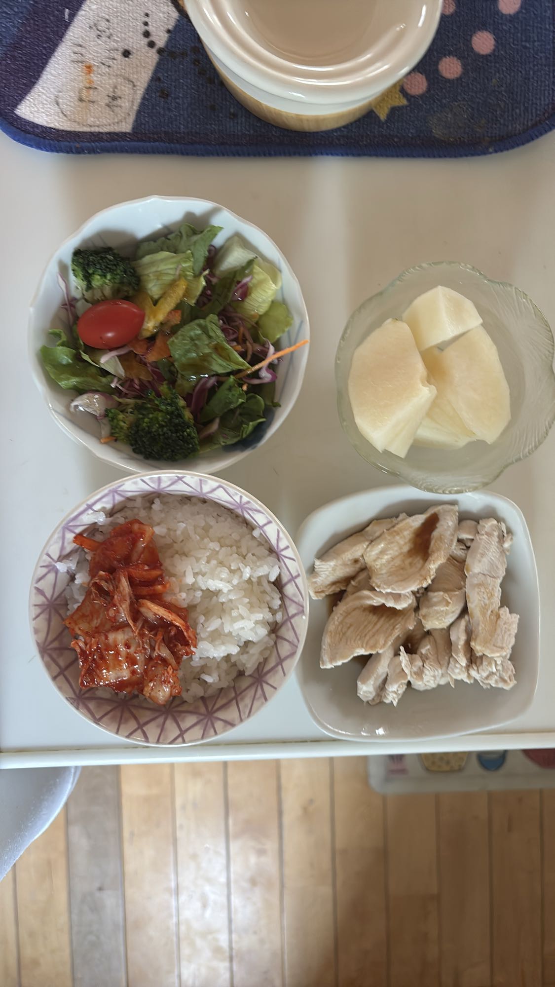 鶏むね肉とサラダ定食