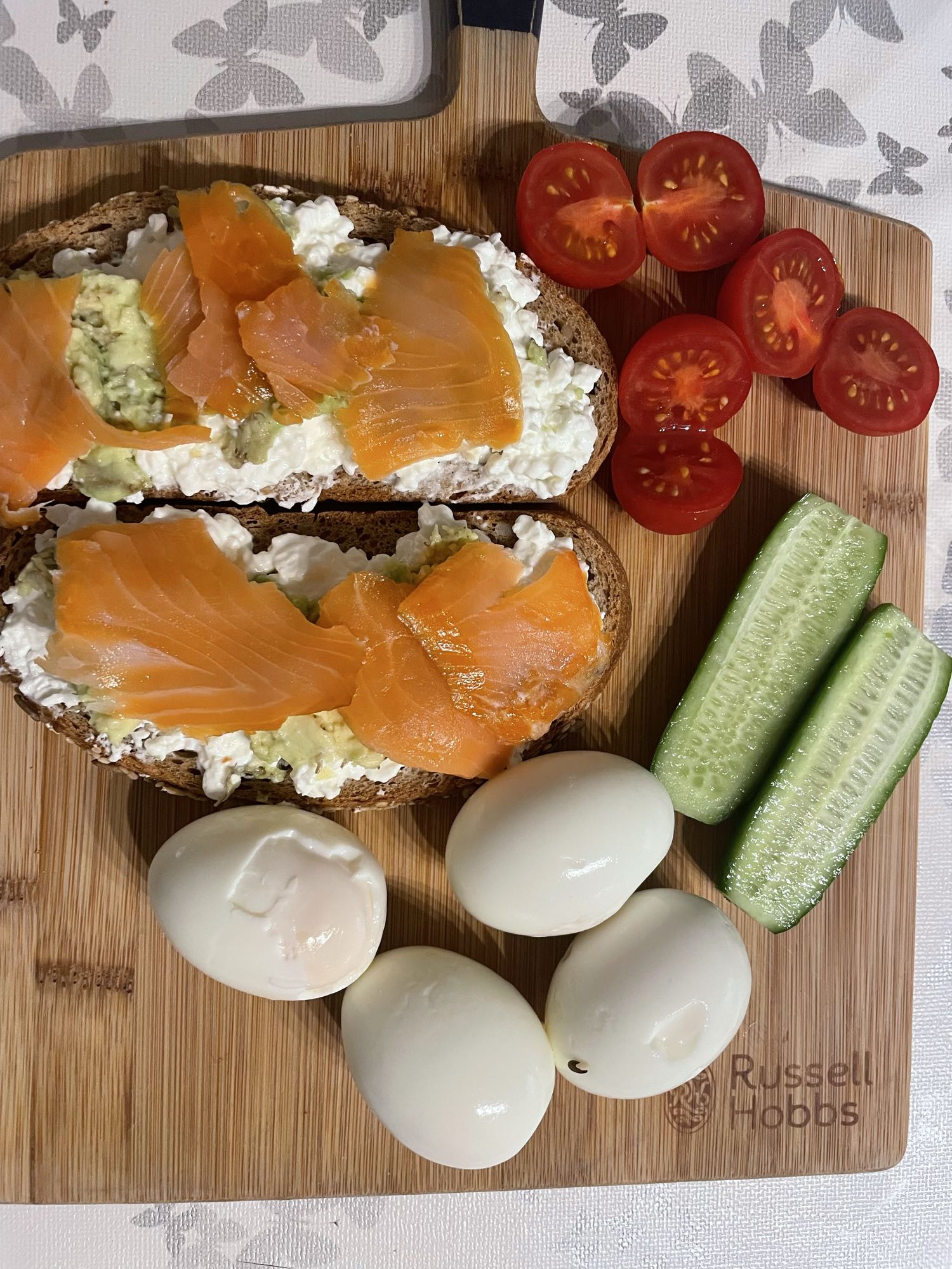 Gerookte zalm ontbijtplank