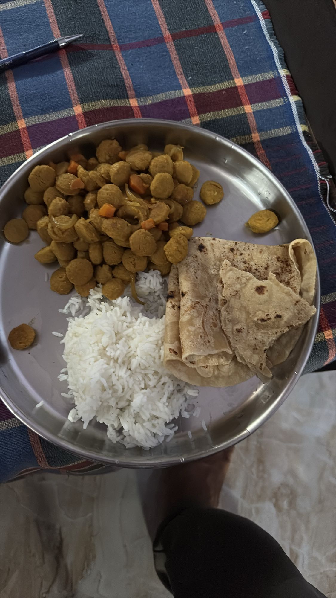 Soya curry with rice & roti