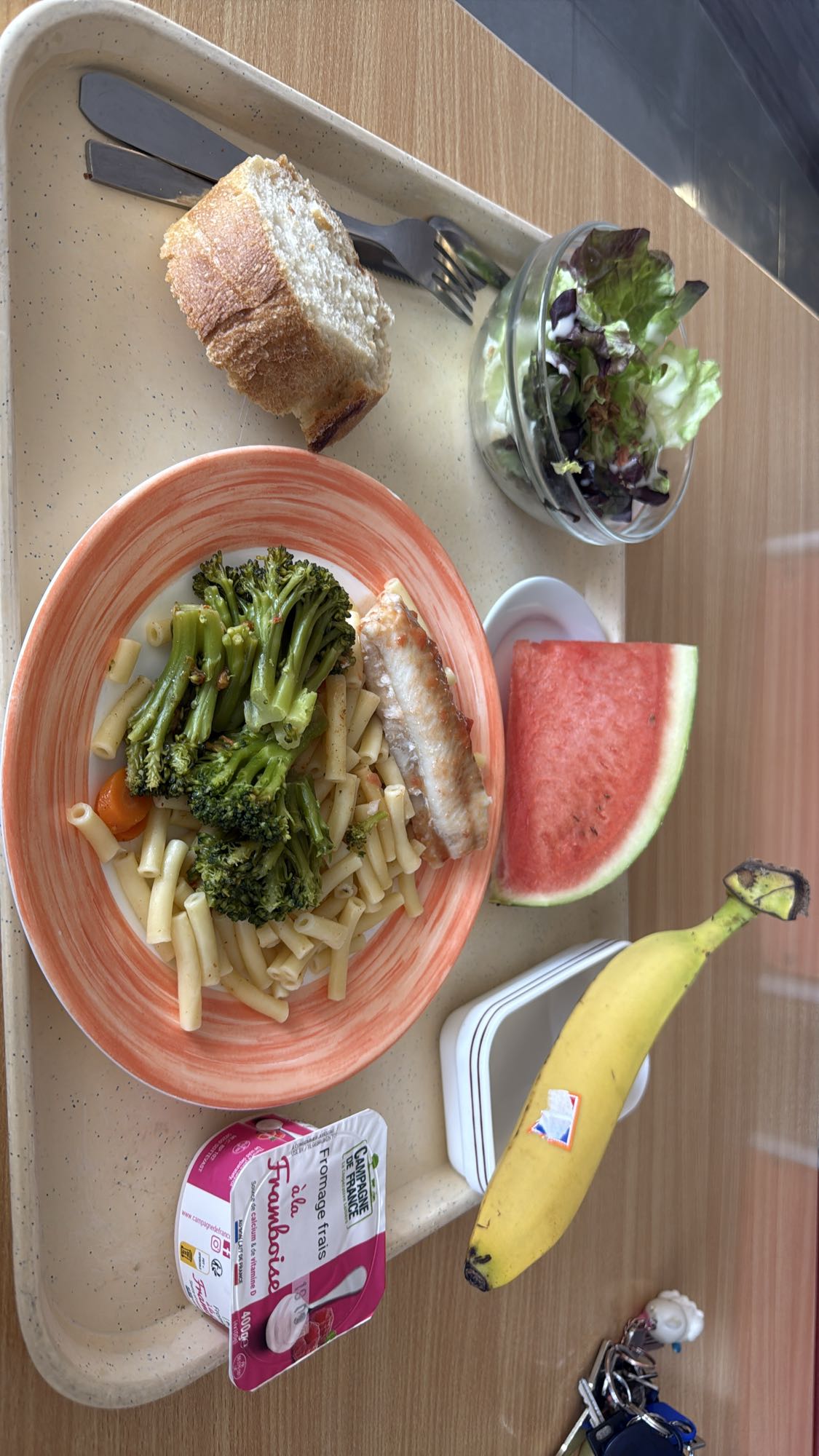 Déjeuner équilibré cantine