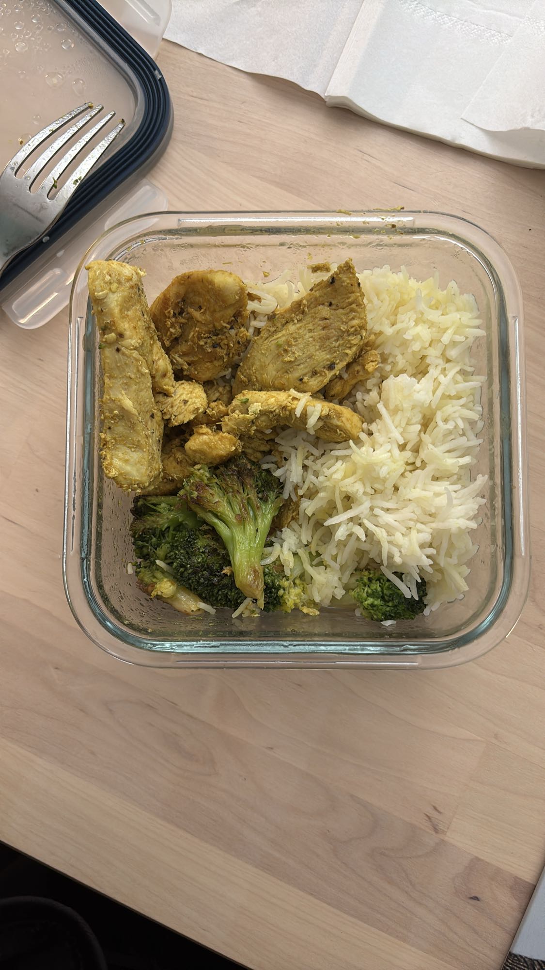 Kyckling med ris och broccoli