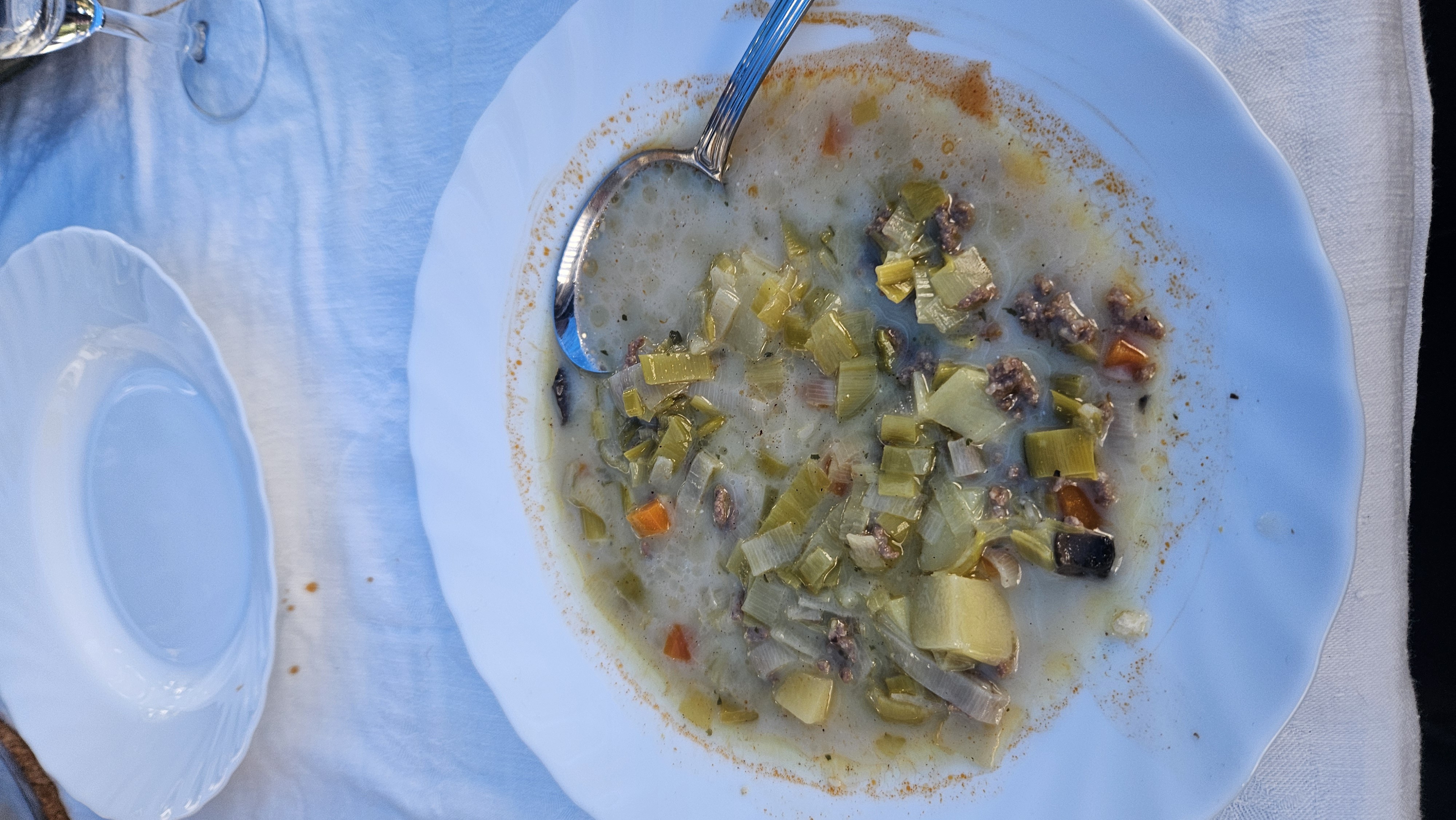 Lauch-Hackfleisch-Suppe