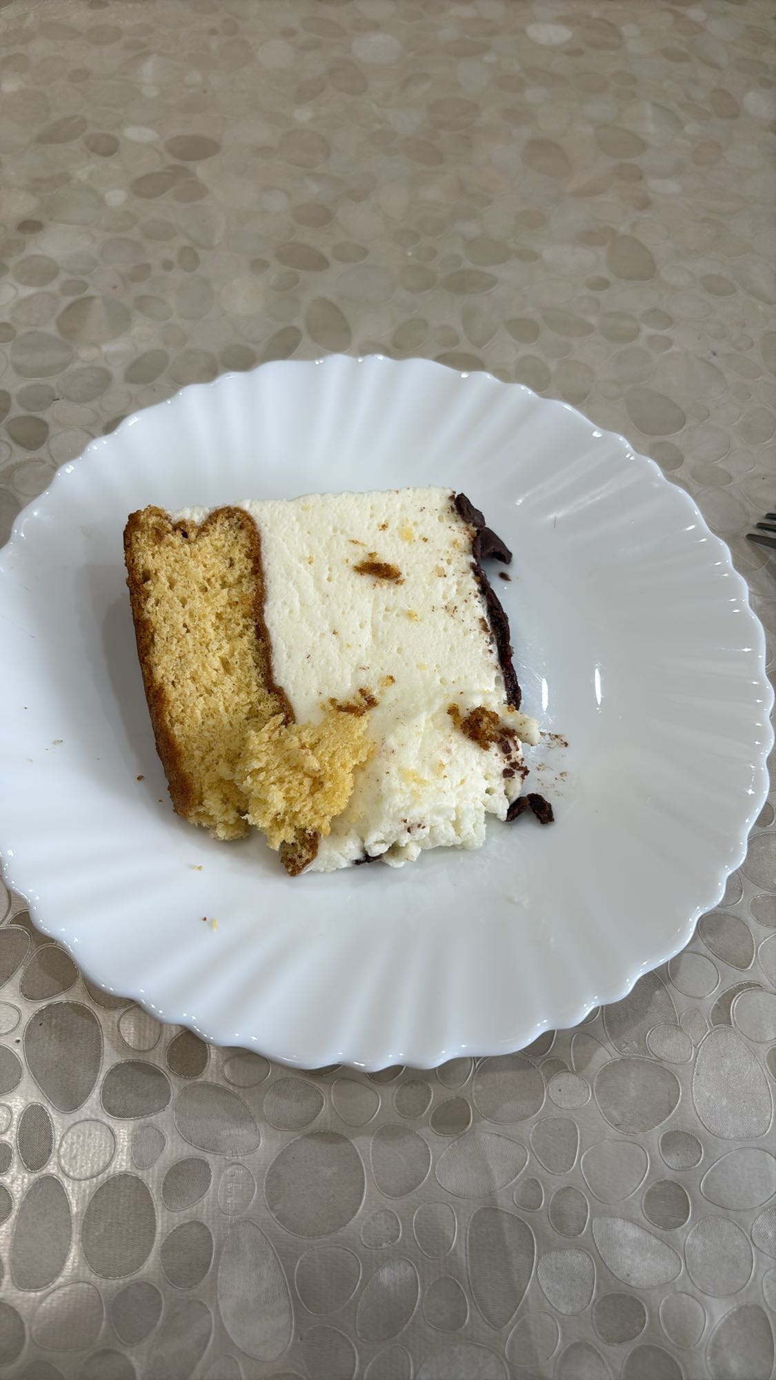 Кусок бисквитного торта