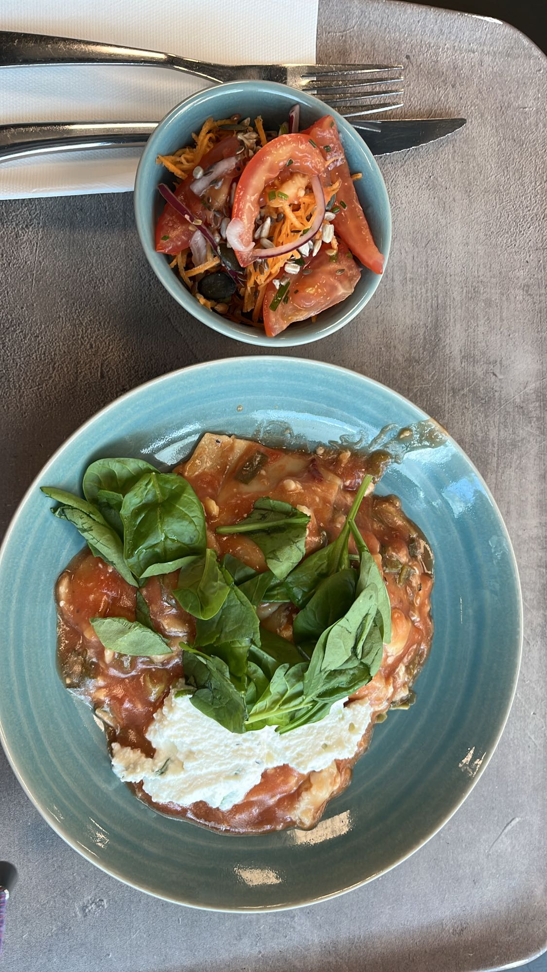 Lasagnes aux légumes et salade