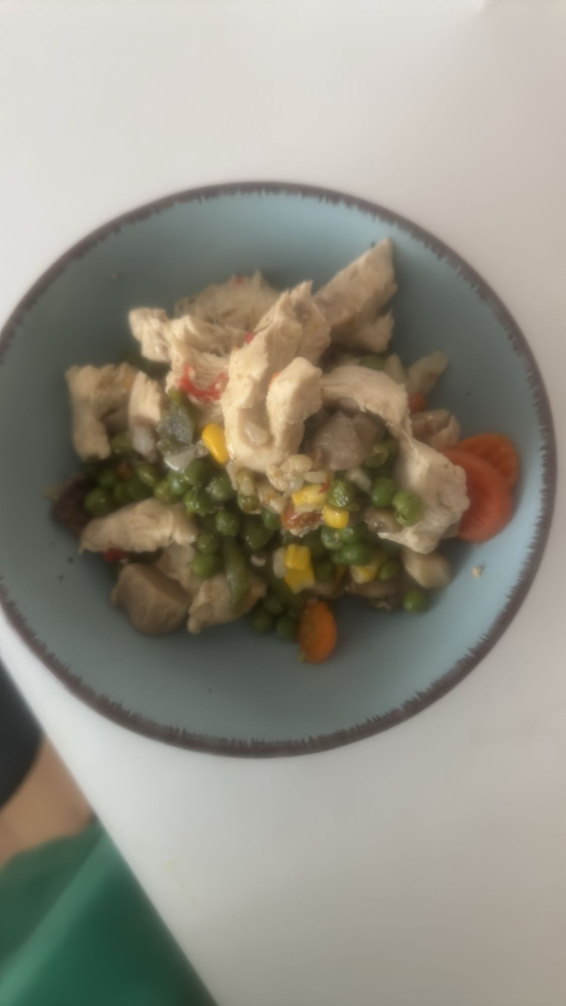 Piept de pui cu legume