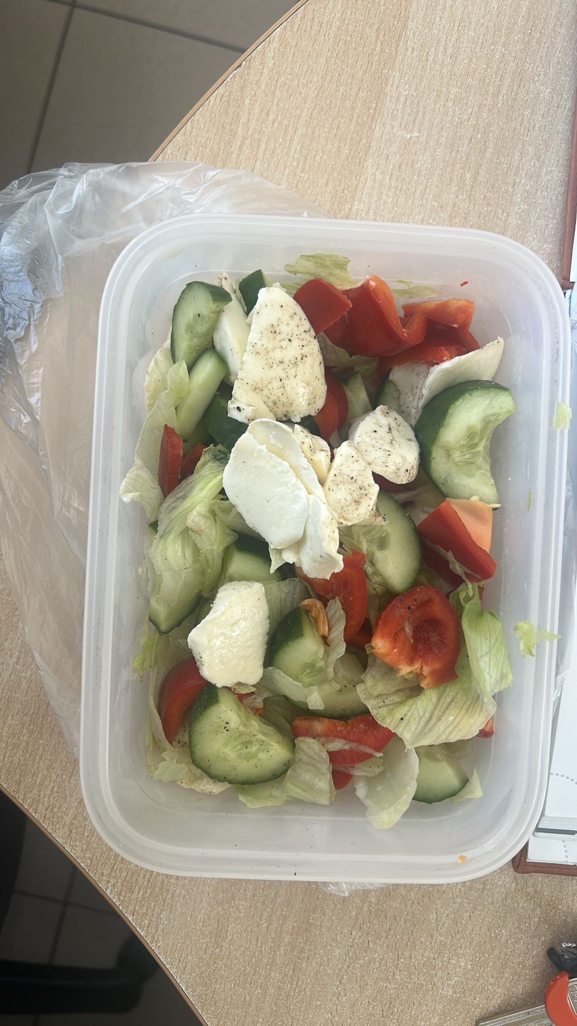 Sałatka z mozzarellą